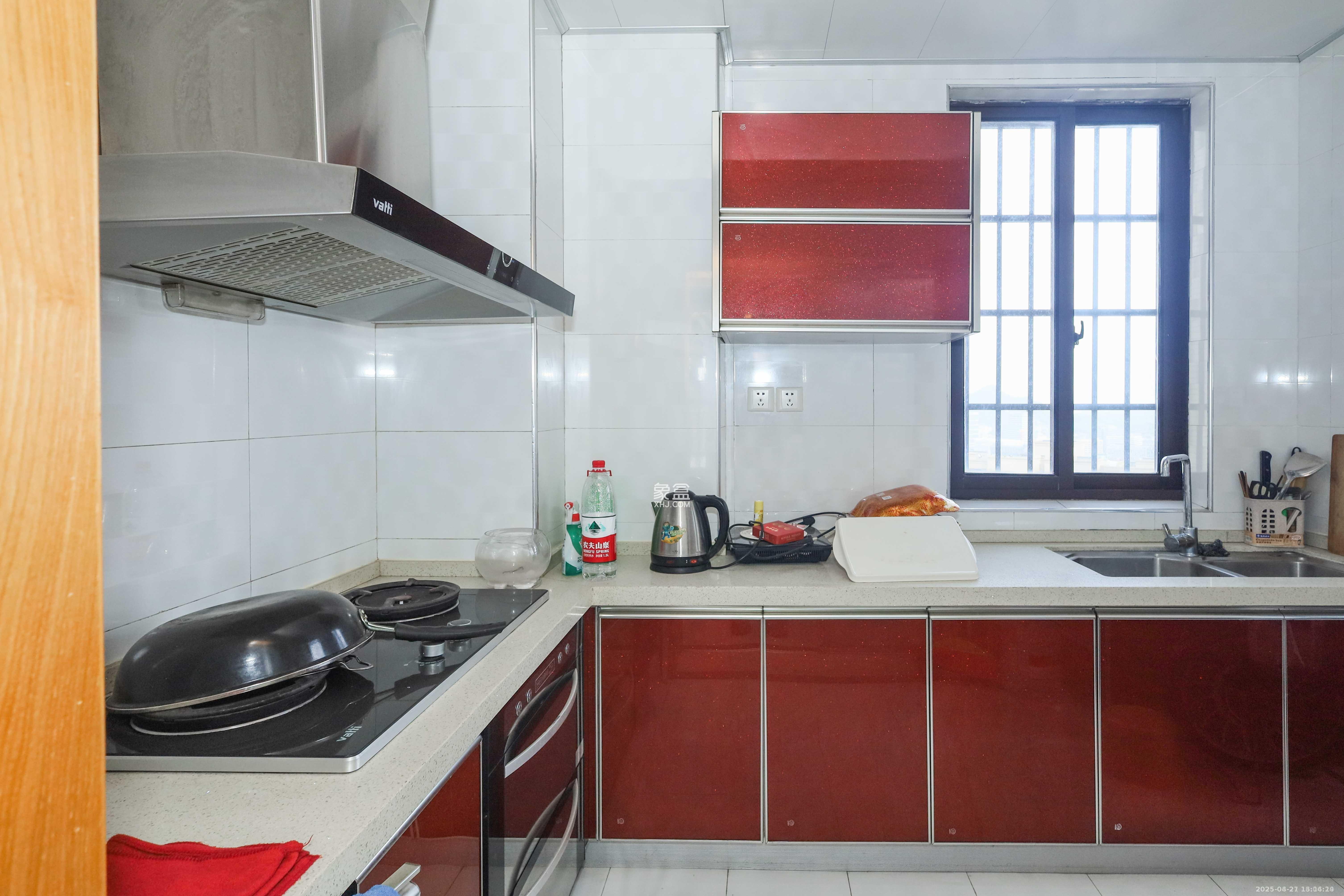 保利麓谷林语E区  1室2厅2卫    2500.0元/月室内图