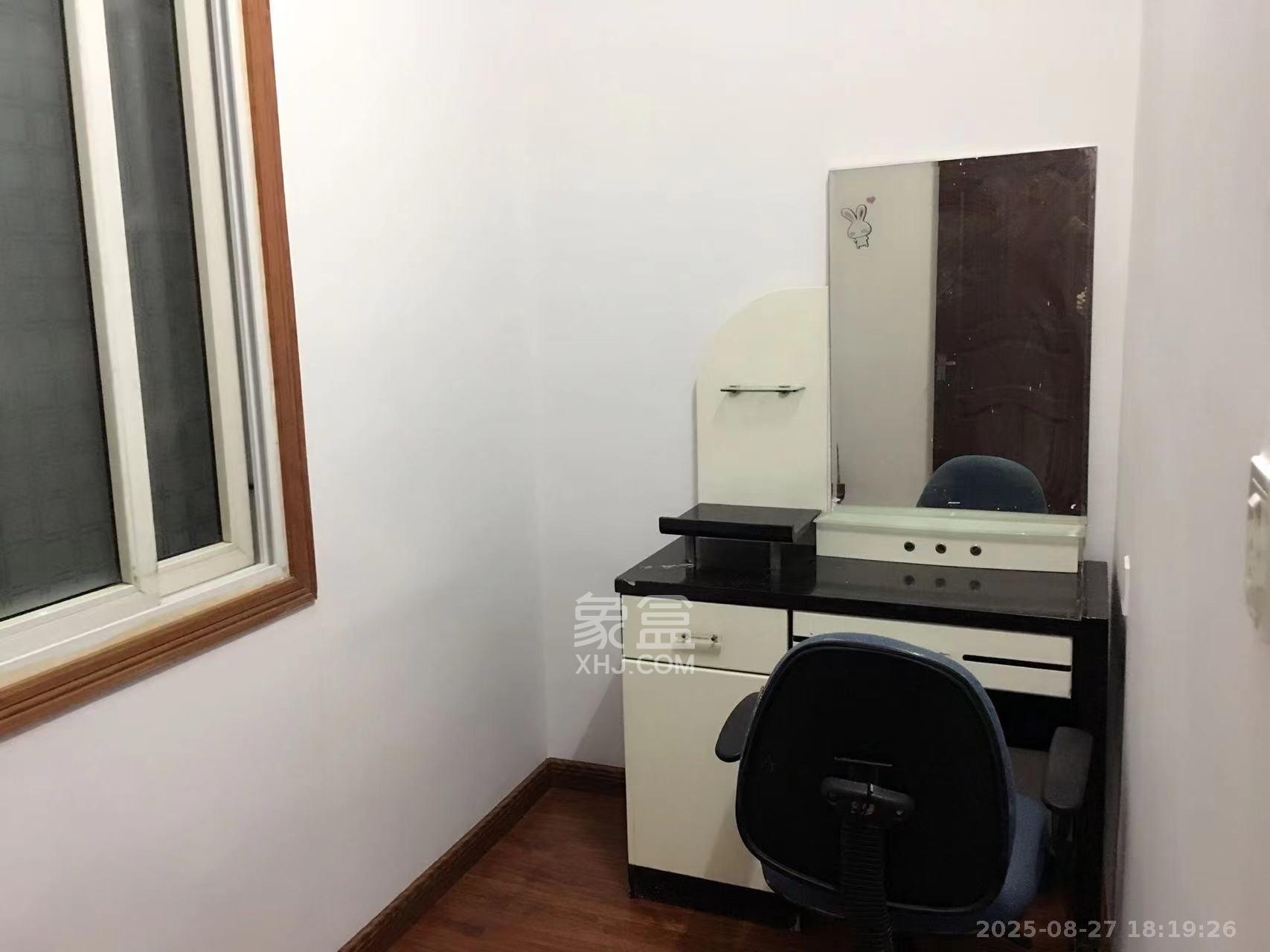 杏花园私房散盘 1室1厅1卫 1800.0元/月 杏花园私房散盘 1室1厅1卫 1800.0元/月室内图