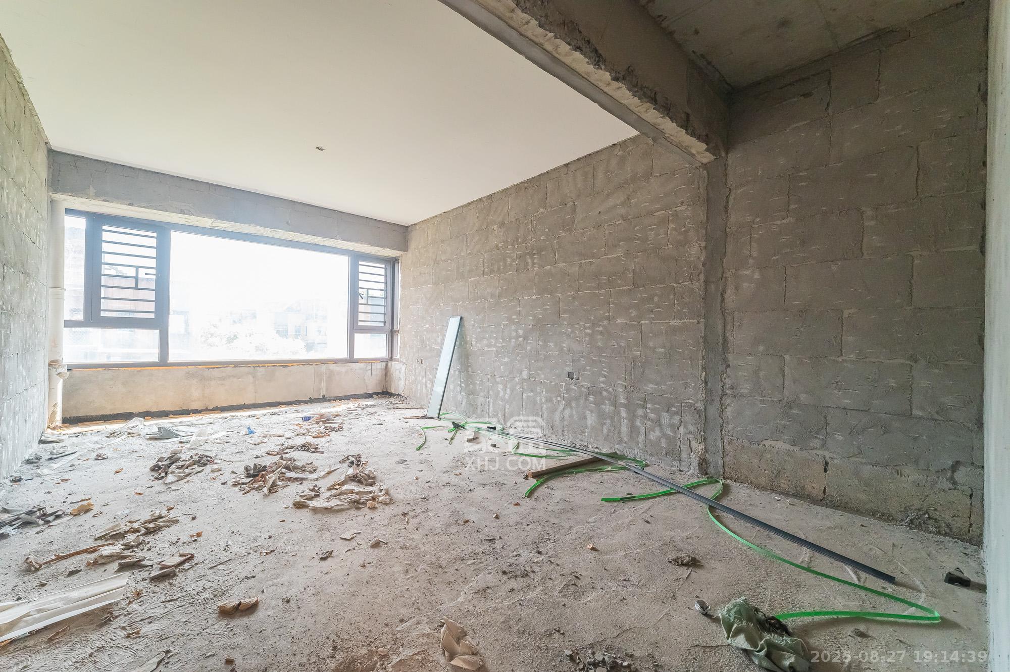 海伦春天  5室2厅2卫    228.0万其他