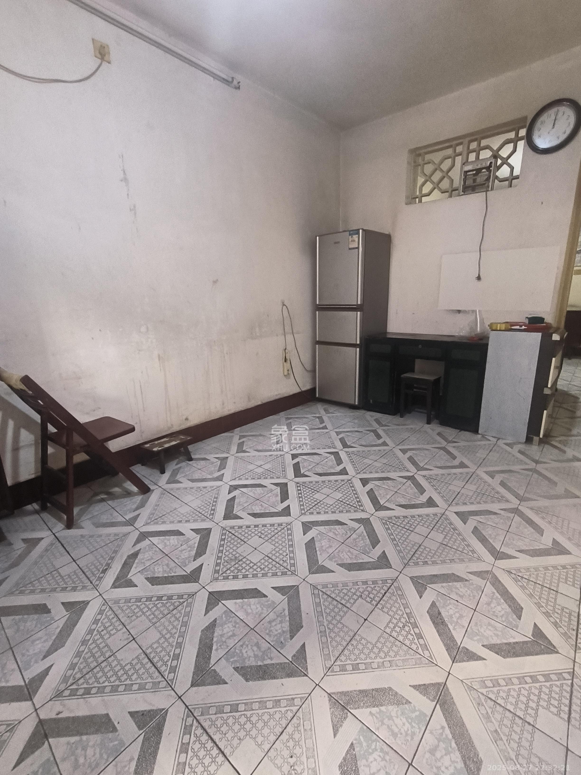 窑岭西村散盘  1室1厅1卫    1200.0元/月室内图