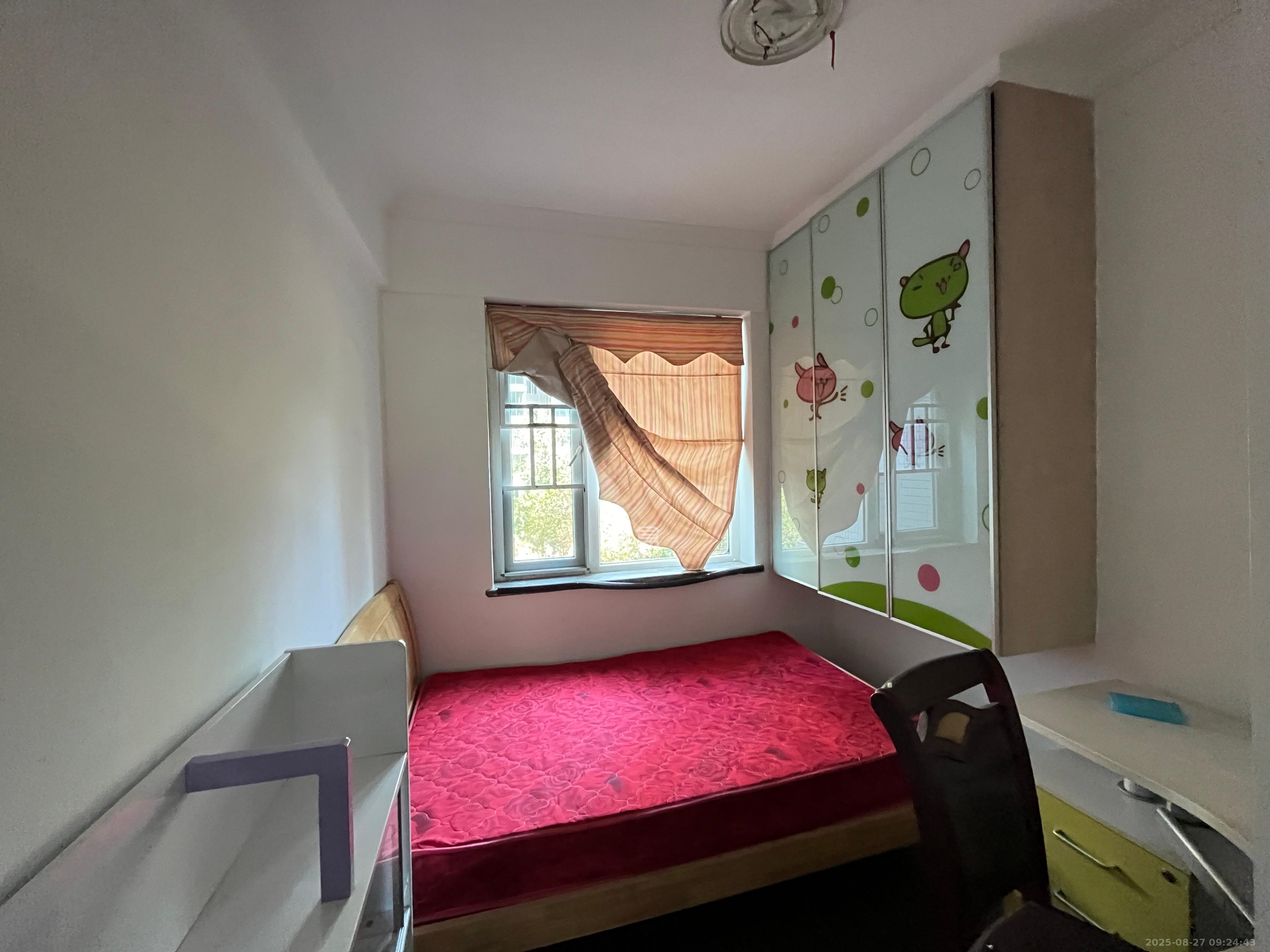 珠江花城一期桂苑  3室2厅1卫    2400.0元/月 珠江花城一期桂苑  3室2厅1卫    2400.0元/月室内图