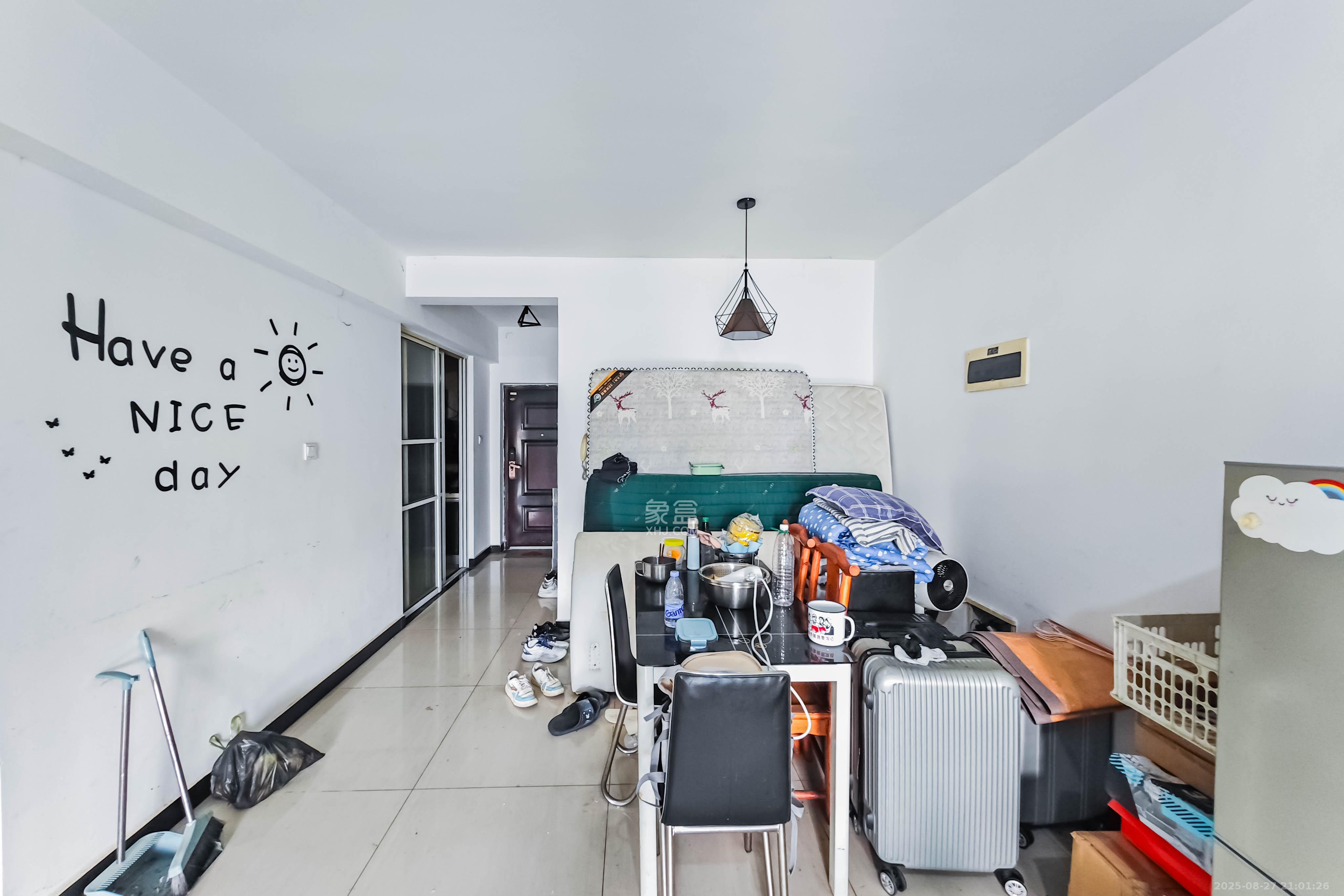 叠彩兰亭  3室2厅2卫    90.0万客厅