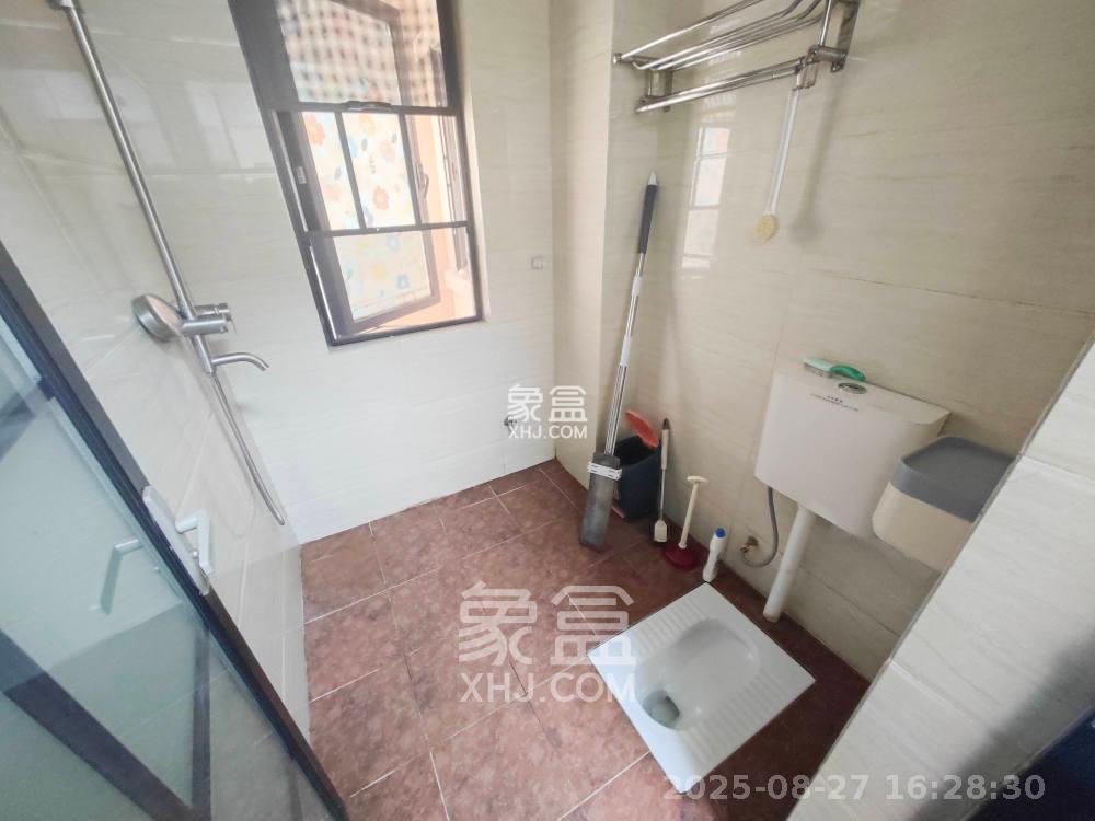 阳光城尚东湾青云苑  3室2厅1卫    2500.0元/月 阳光城尚东湾青云苑  3室2厅1卫    2500.0元/月室内图