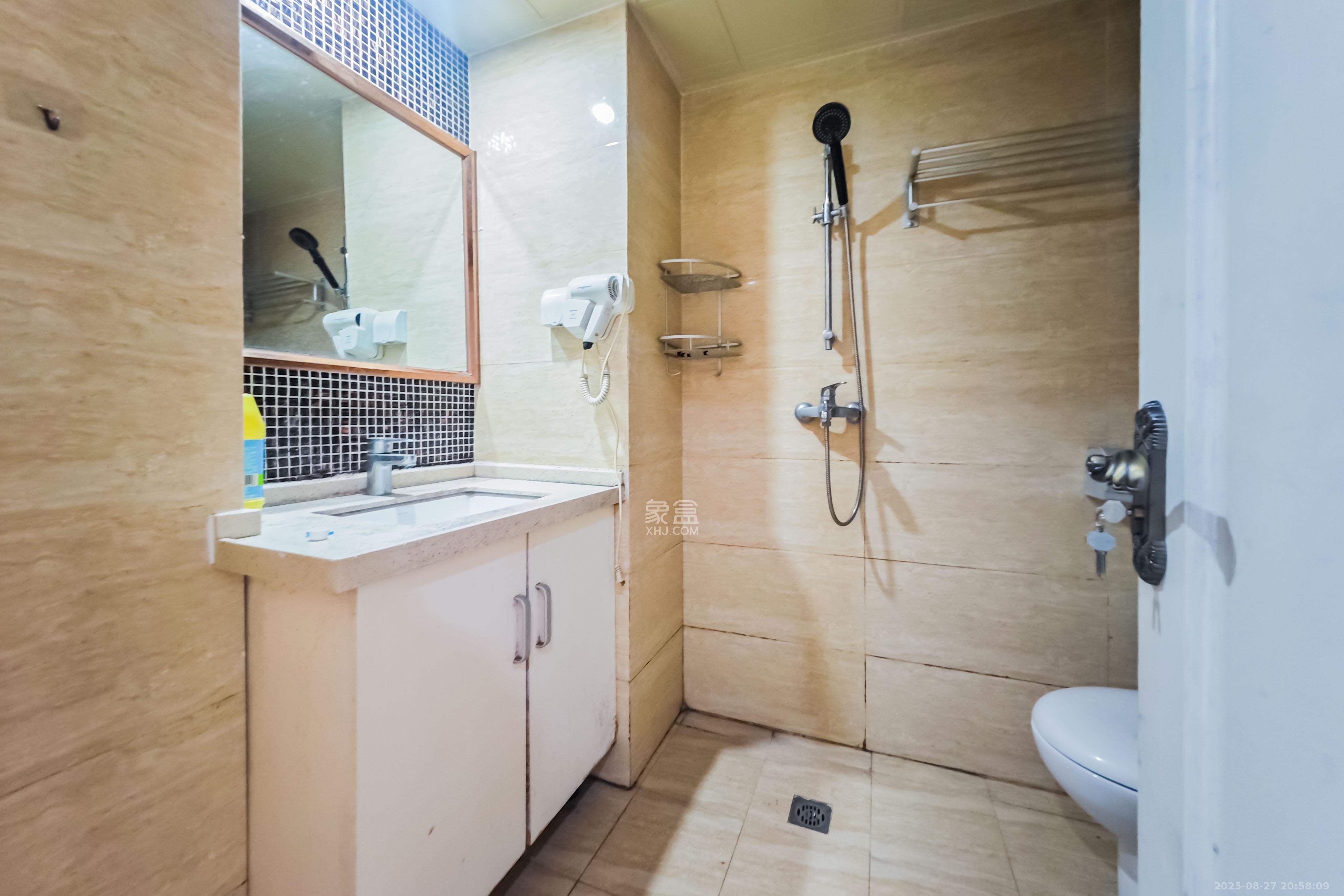 五江天街北区  1室1厅1卫    26.8万 五江天街北区  1室1厅1卫    26.8万卫生间