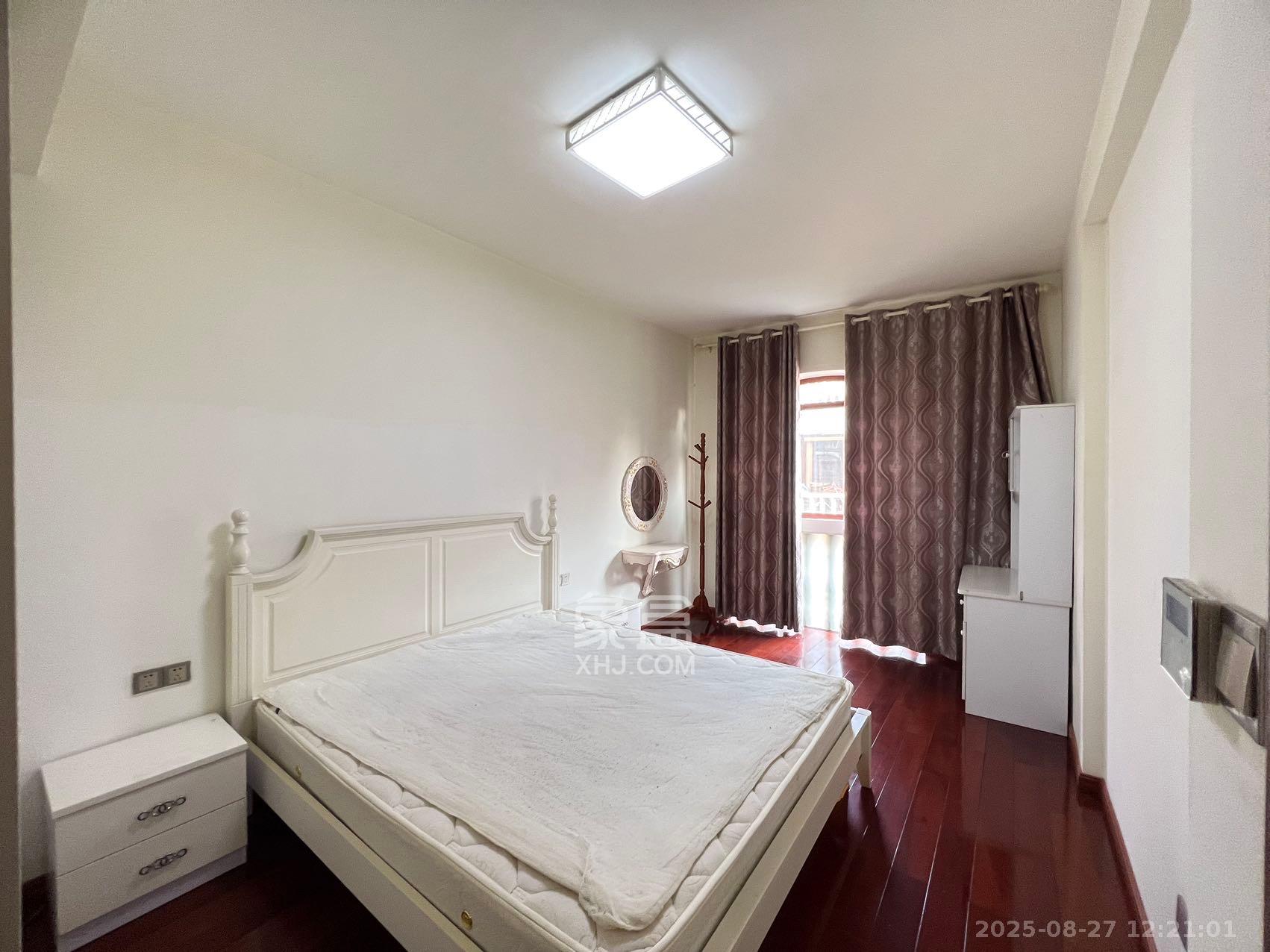 格兰小镇  5室2厅3卫    5800.0元/月 格兰小镇  5室2厅3卫    5800.0元/月室内图