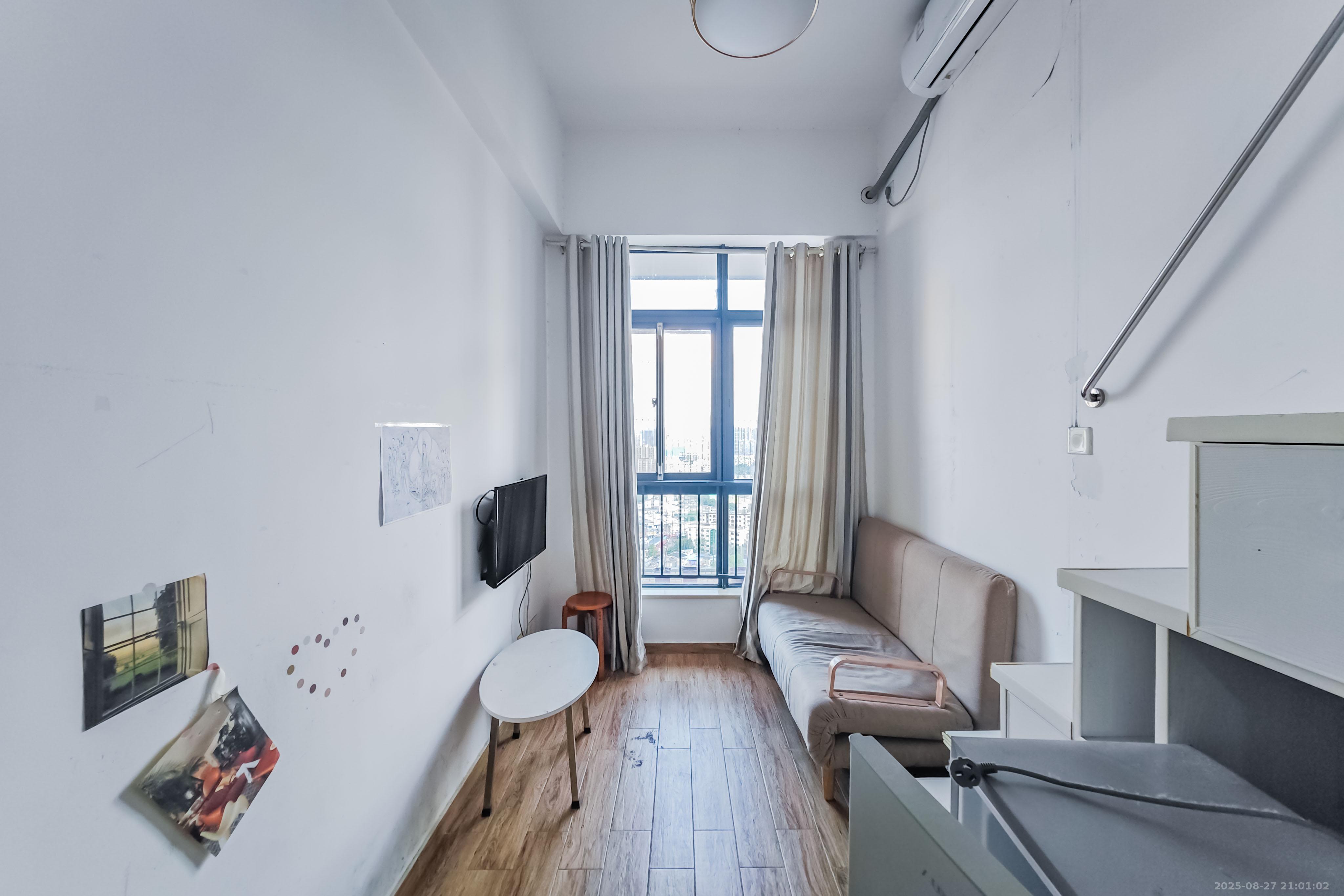 叠彩兰亭 1室1厅1卫 20.0万 叠彩兰亭 1室1厅1卫 20.0万客厅