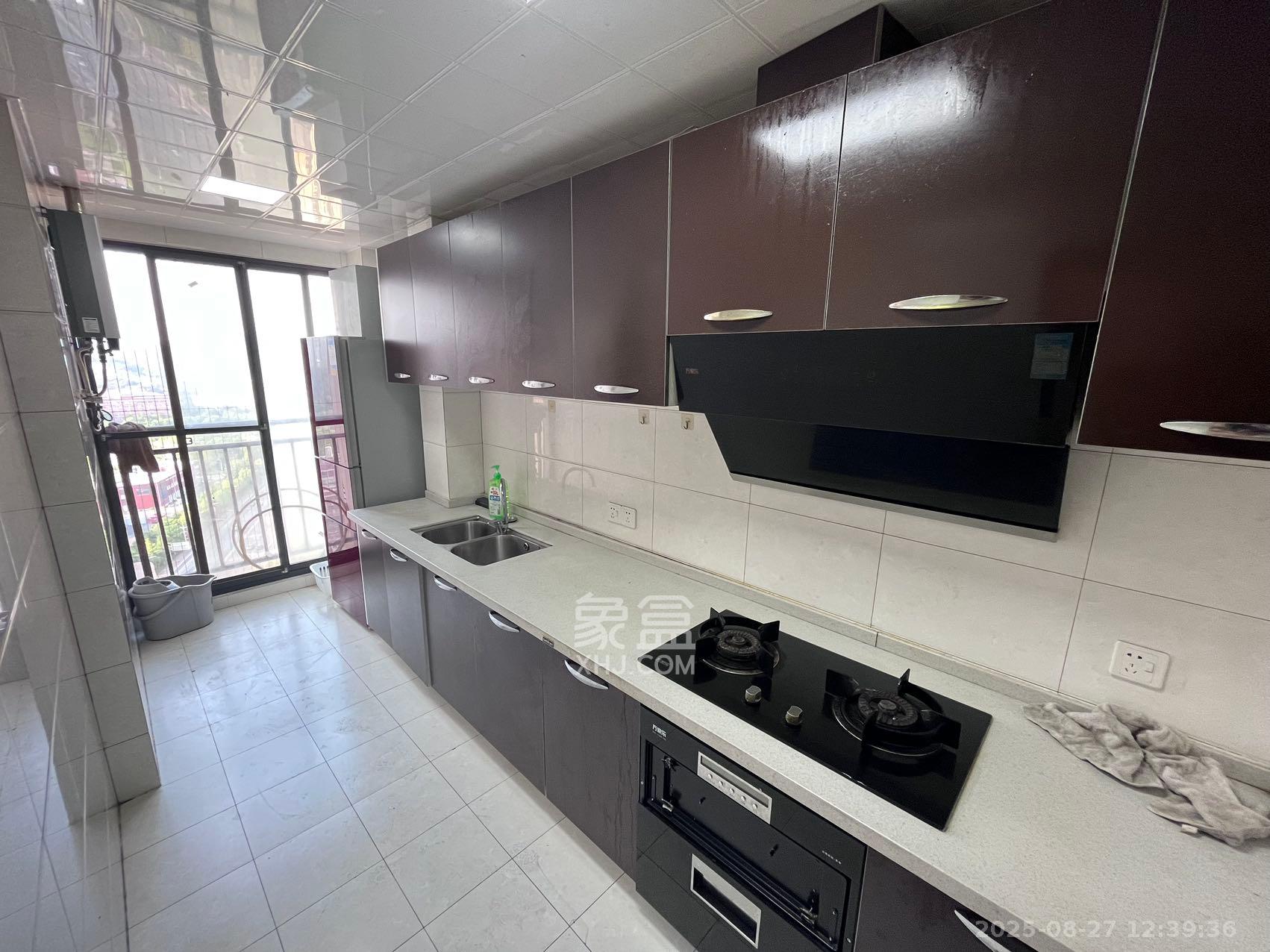 邦盛水岸御园  3室2厅2卫    2200.0元/月室内图