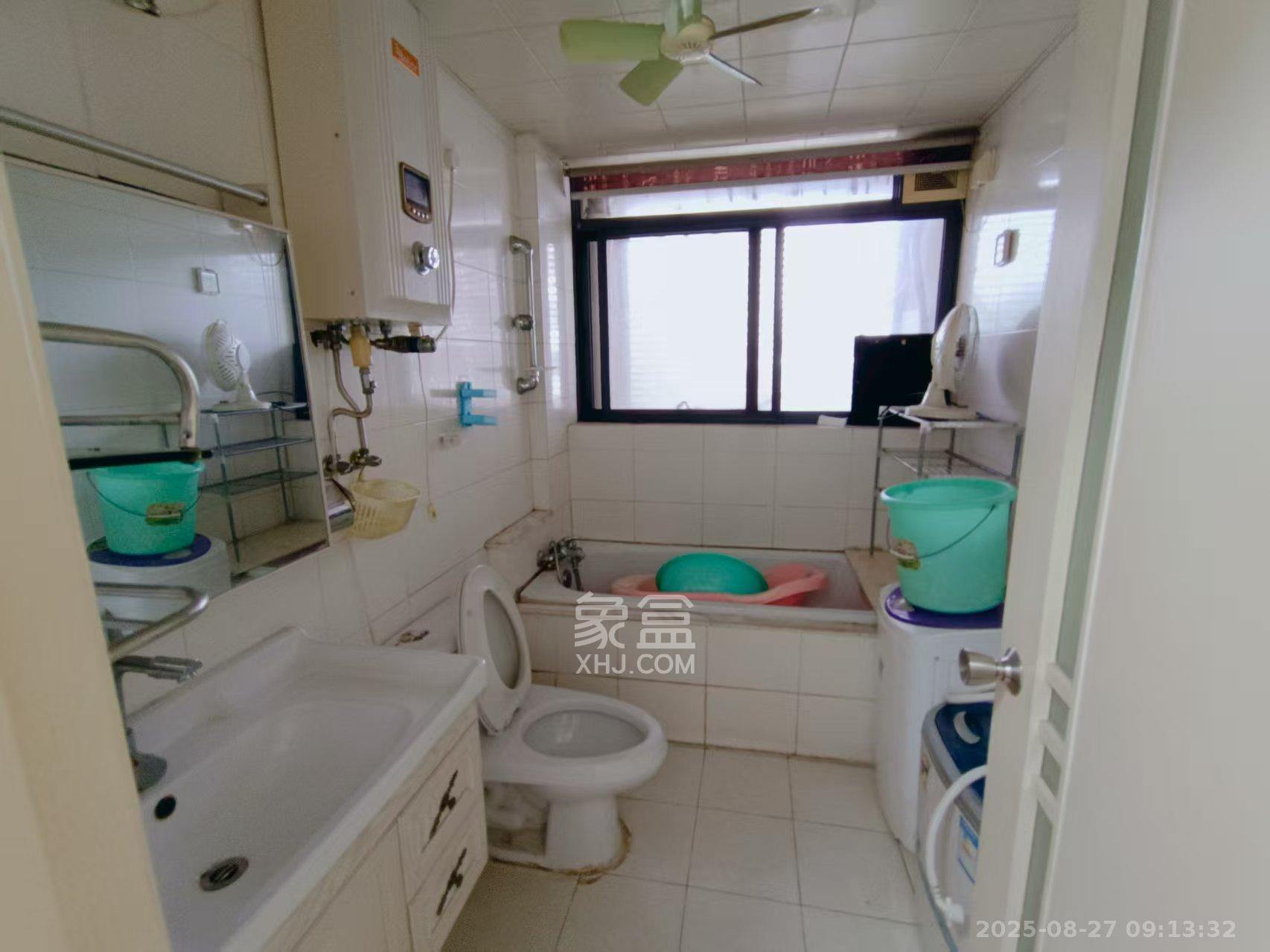 阳光100一期、四五期 4室2厅1卫 4500.0元/月 阳光100一期、四五期 4室2厅1卫 4500.0元/月室内图