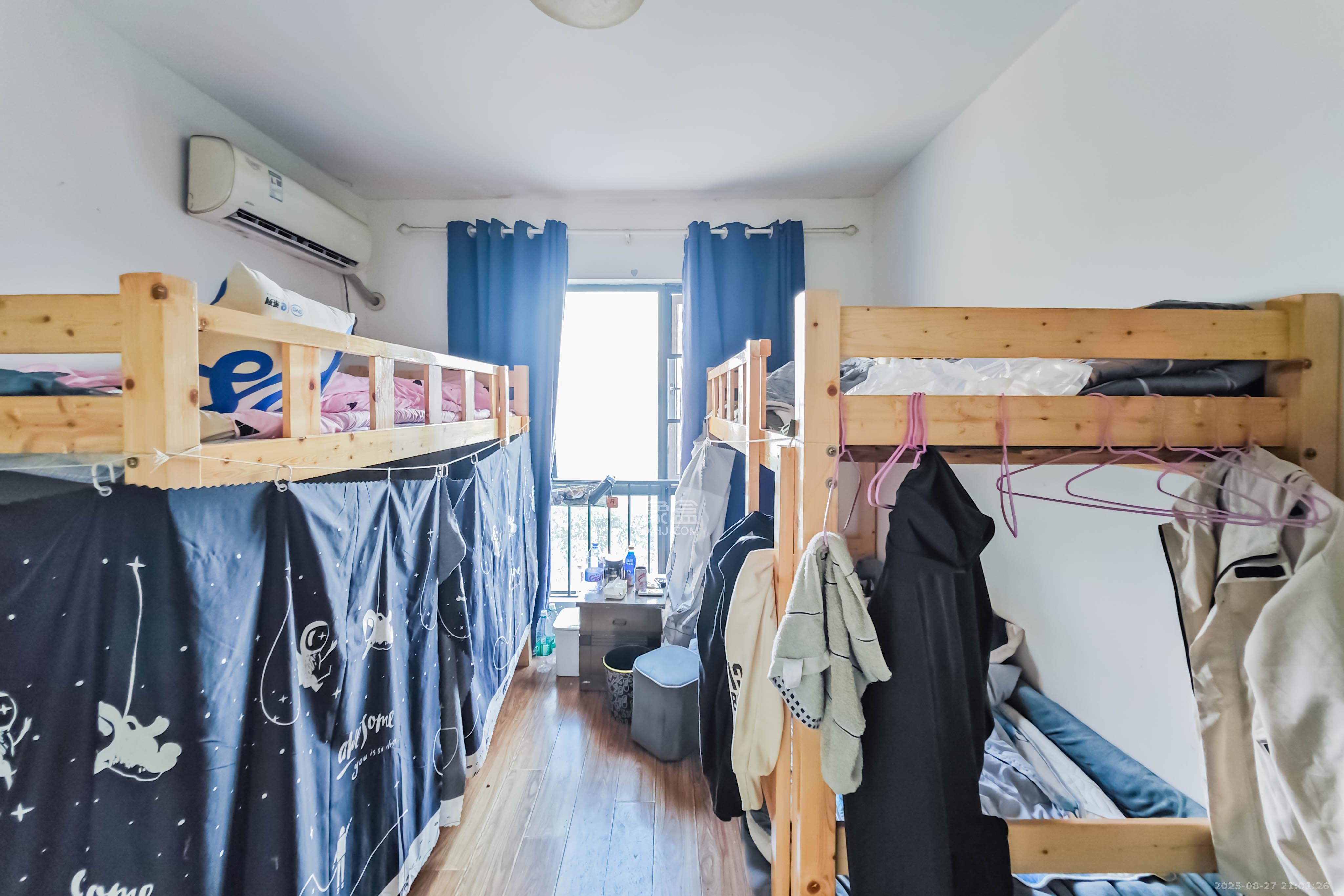 叠彩兰亭  3室2厅2卫    90.0万卧室