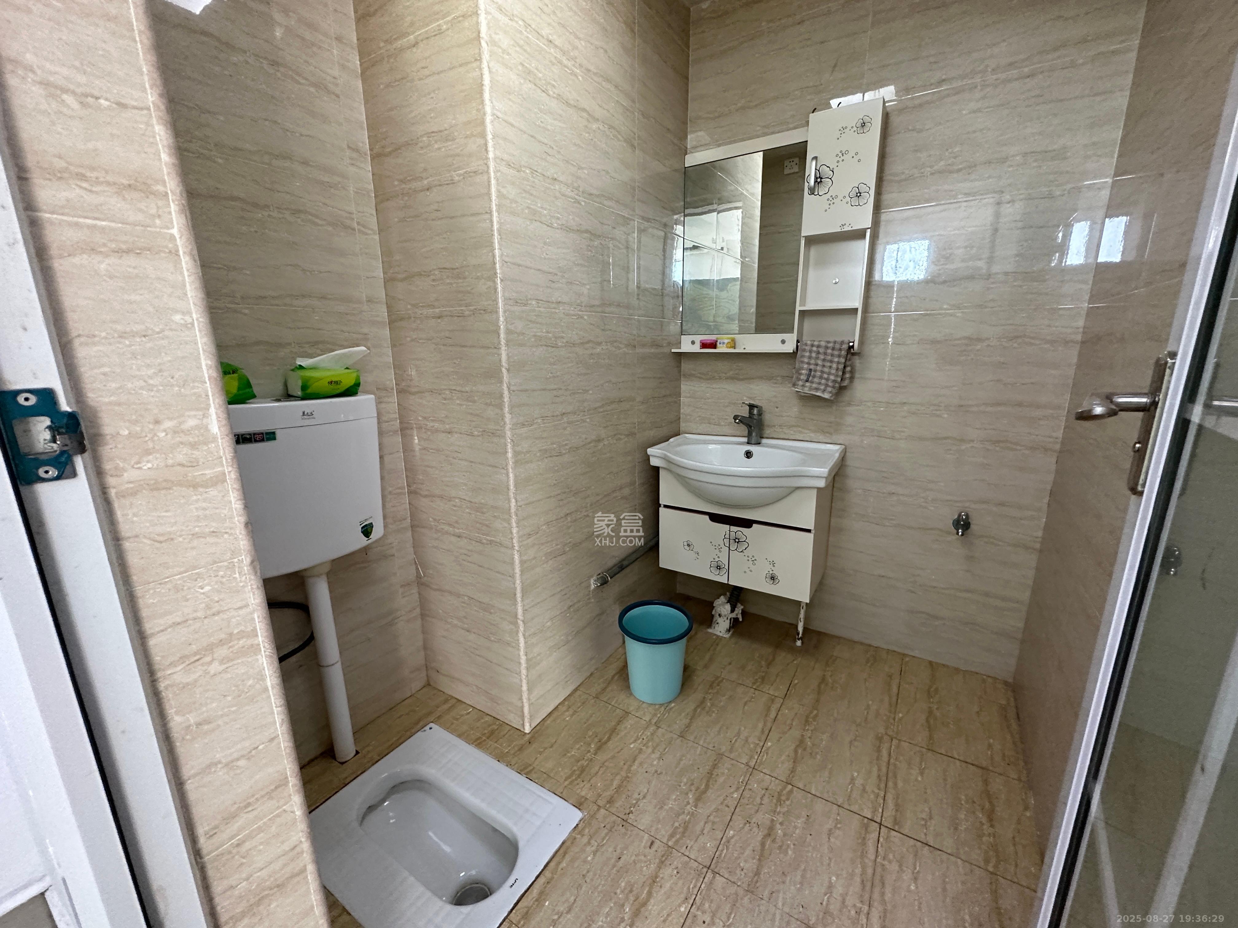 长房中庭国际(东郡华蓉广场) 1室2厅1卫 3600.0元/月 长房中庭国际(东郡华蓉广场) 1室2厅1卫 3600.0元/月室内图