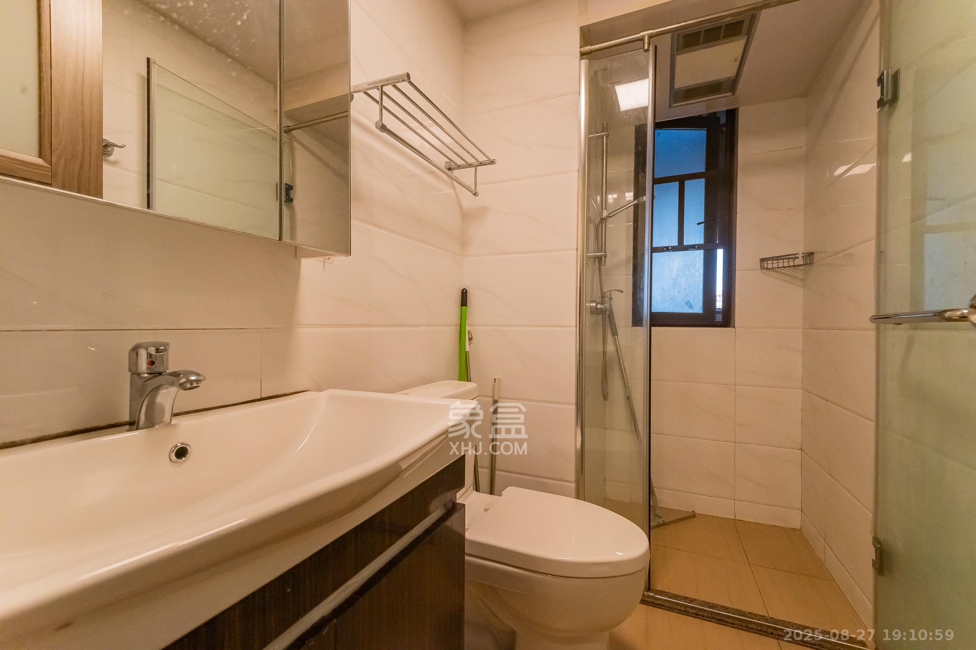 碧桂园中央花园  3室2厅2卫    78.0万 碧桂园中央花园  3室2厅2卫    78.0万卫生间