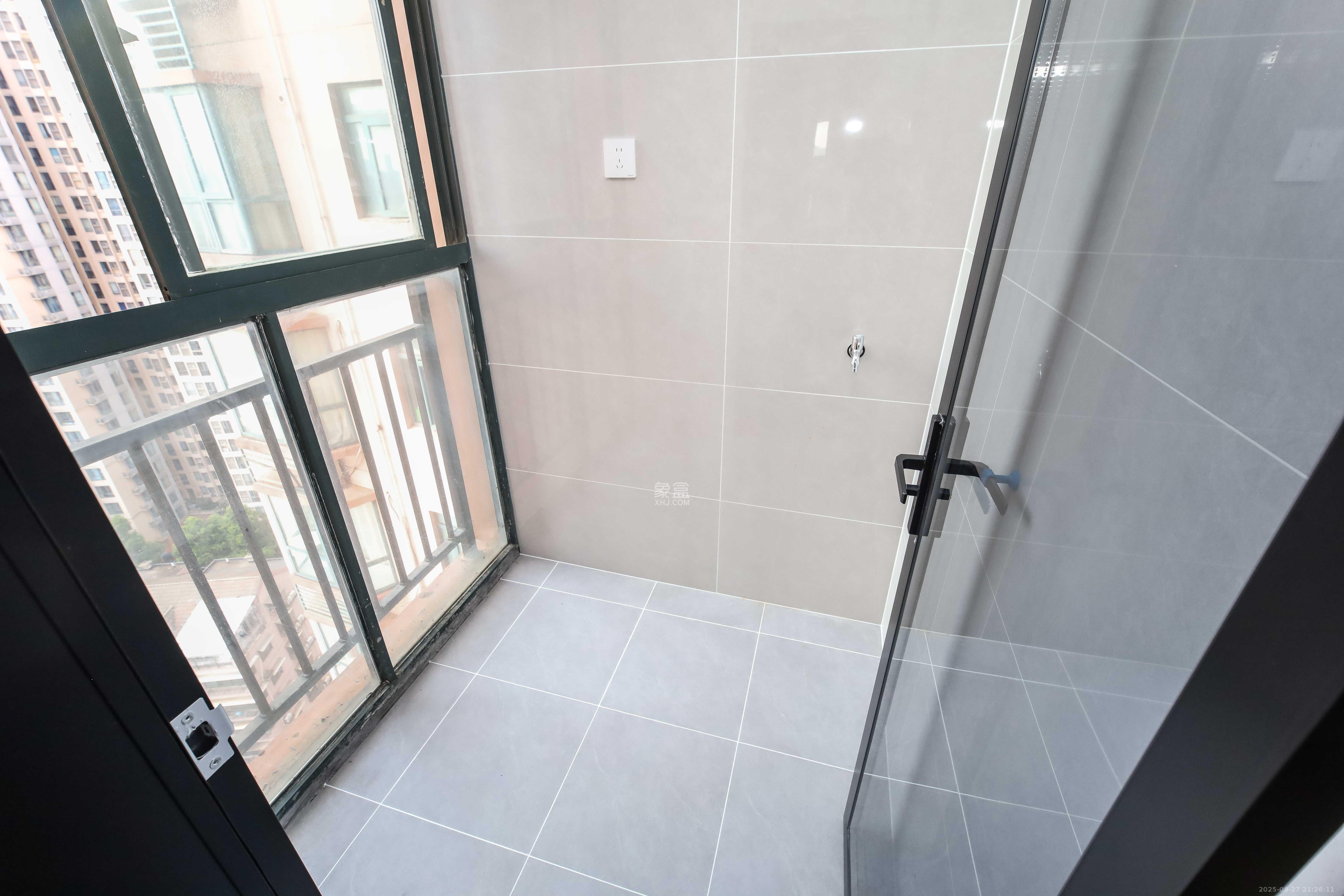 先锋东外滩  3室2厅2卫    99.0万 先锋东外滩  3室2厅2卫    99.0万阳台