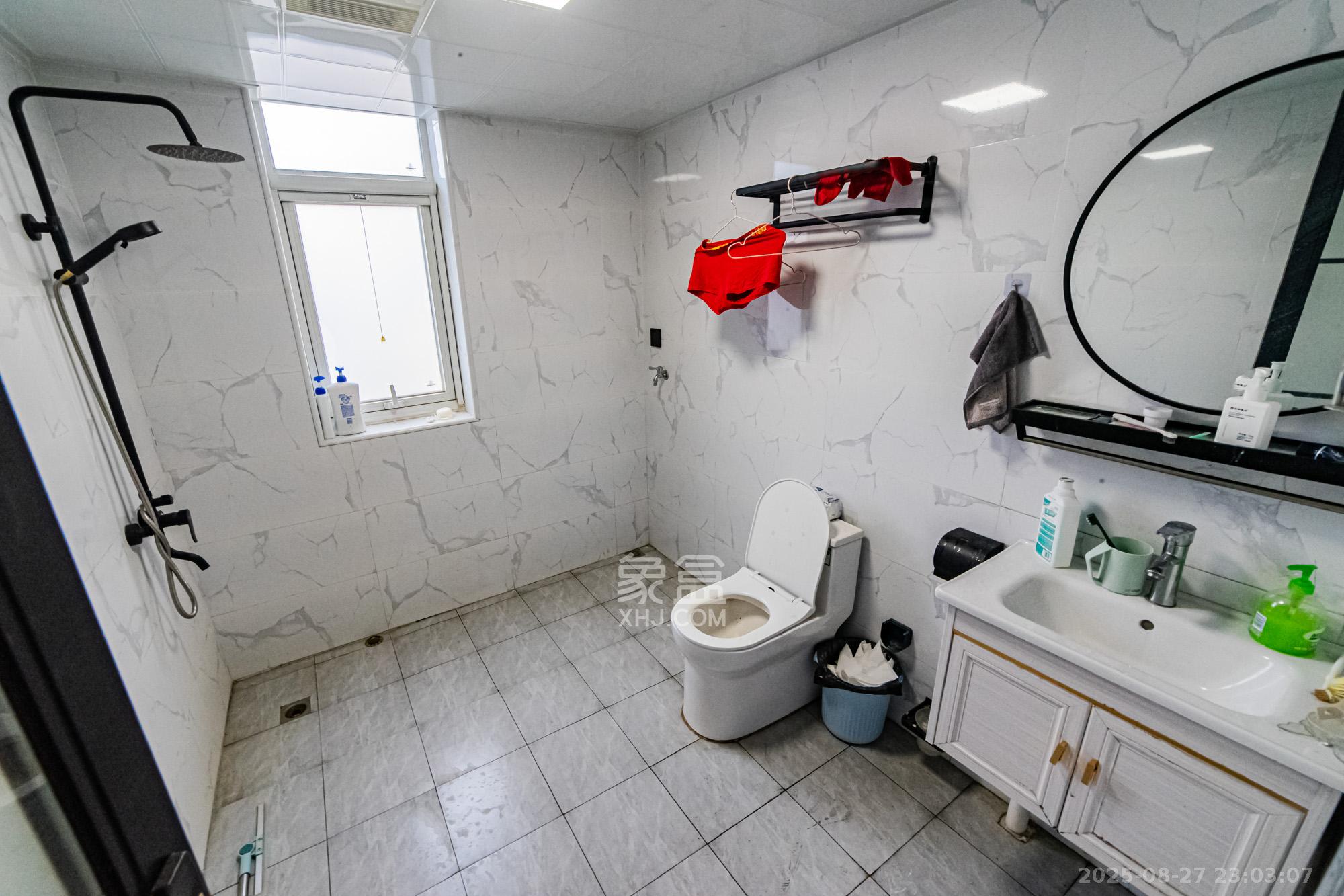 北辰三角洲C3区  5室2厅3卫    257.8万 北辰三角洲C3区  5室2厅3卫    257.8万卫生间