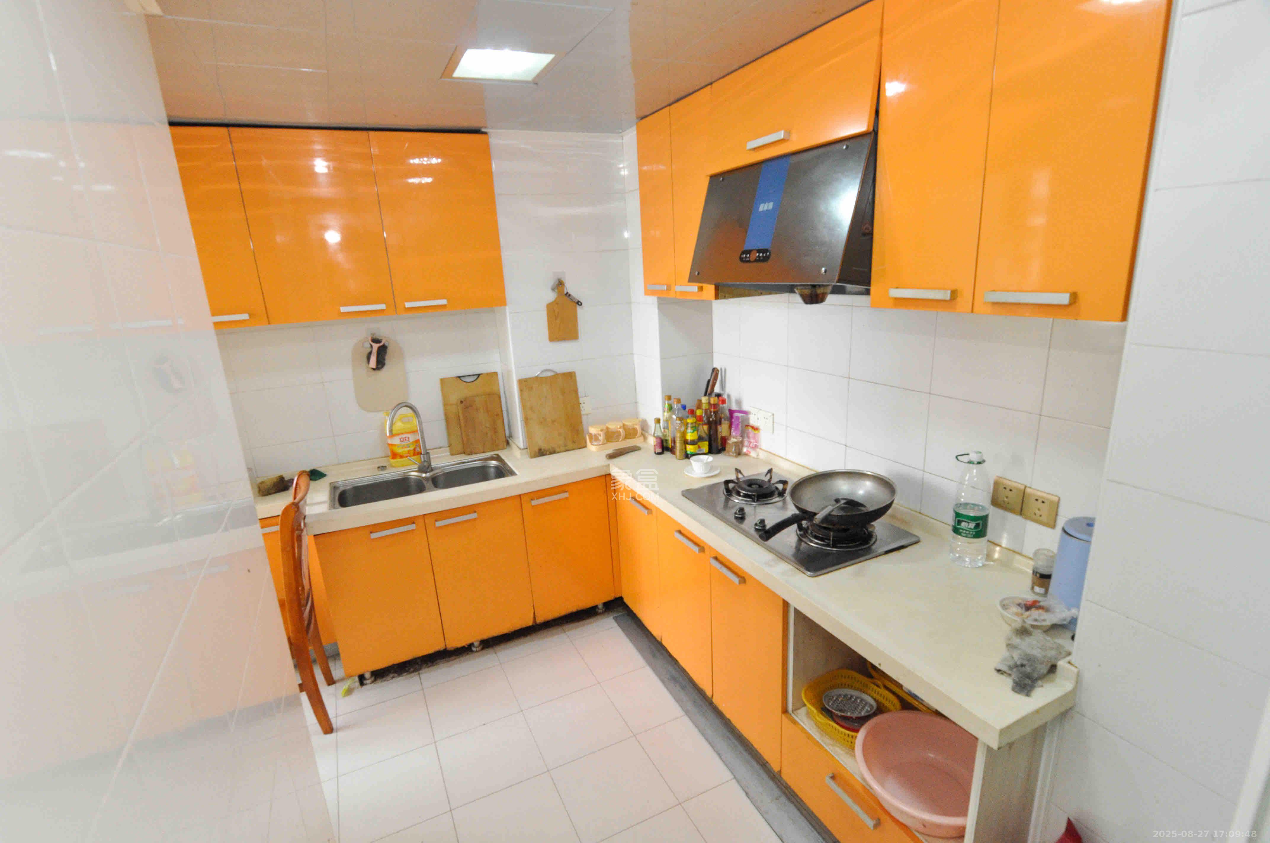 嘉逸名庭  2室2厅1卫    2400.0元/月 嘉逸名庭  2室2厅1卫    2400.0元/月室内图