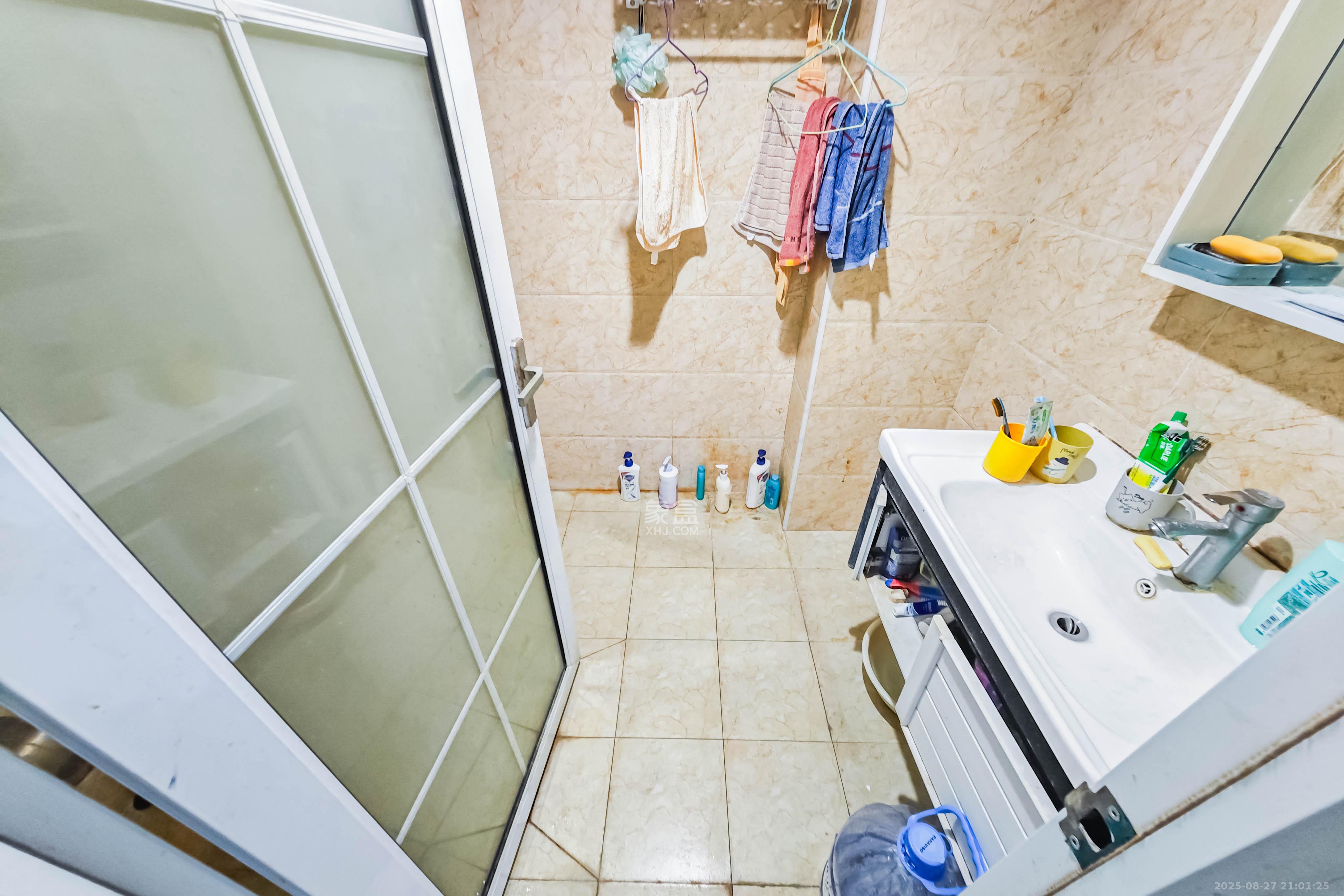 叠彩兰亭  3室2厅2卫    90.0万卫生间