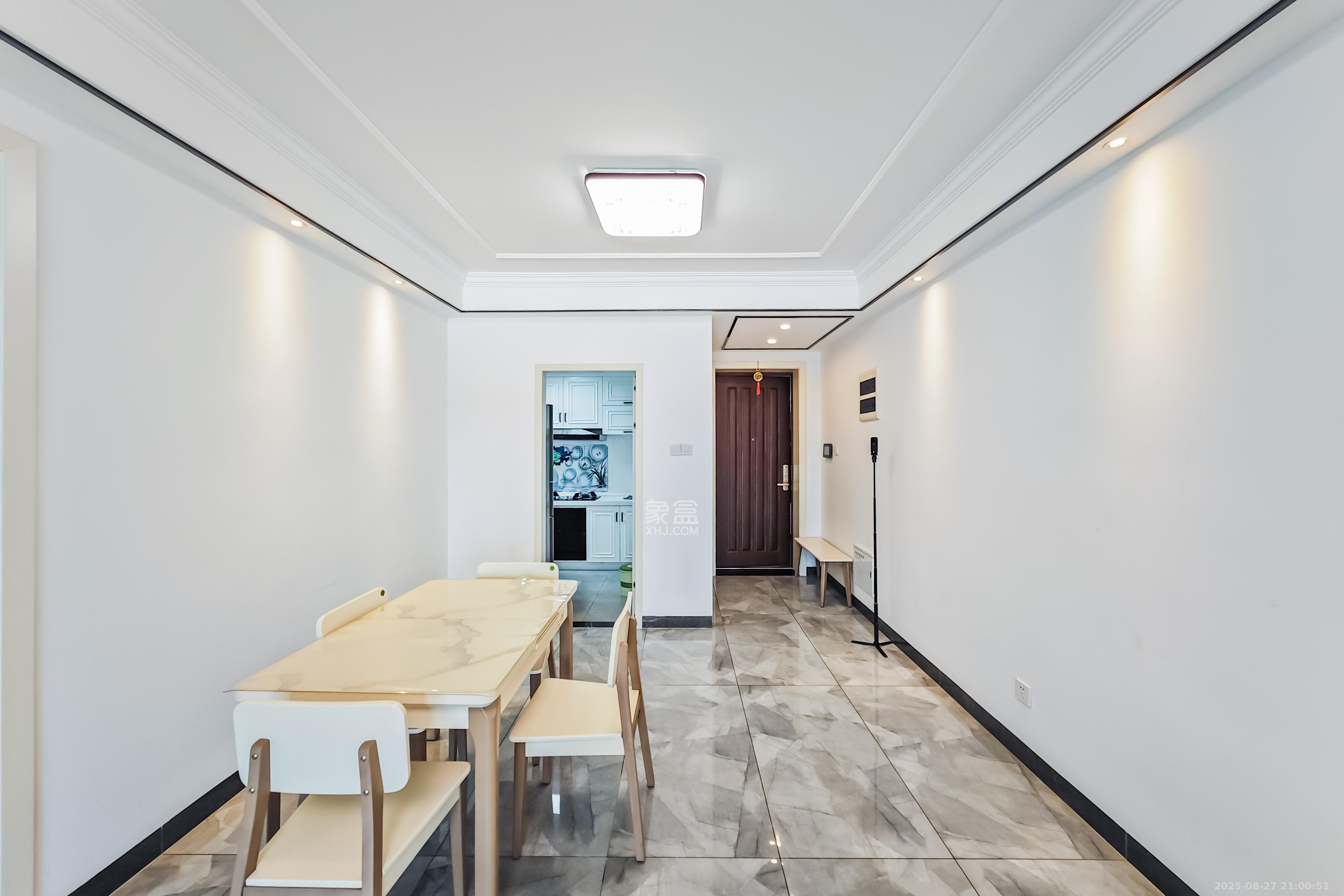 京武浪琴山一、二期 2室2厅1卫 140.0万 京武浪琴山一、二期 2室2厅1卫 140.0万客厅