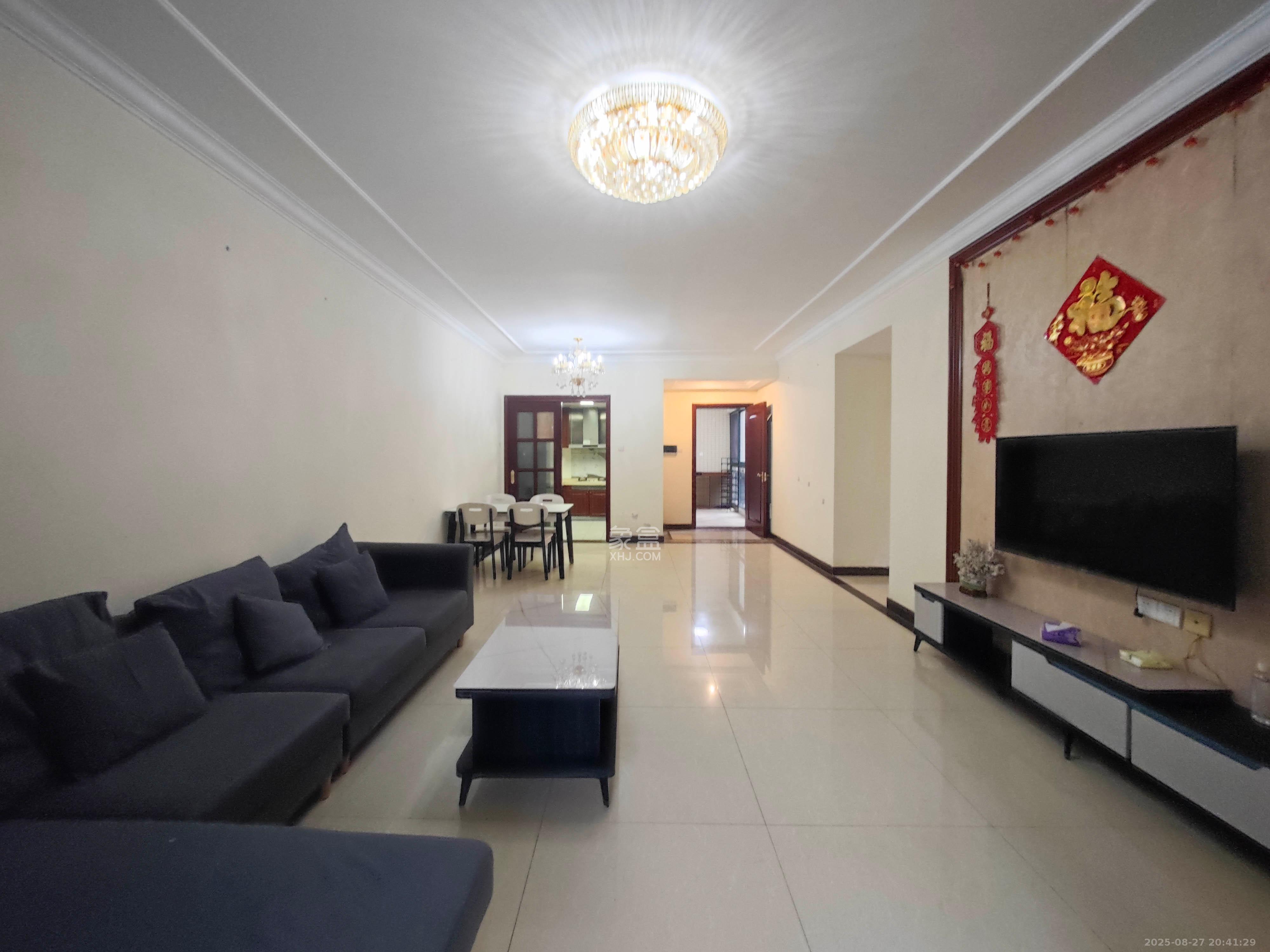 恒大城  3室2厅2卫    96.0万客厅