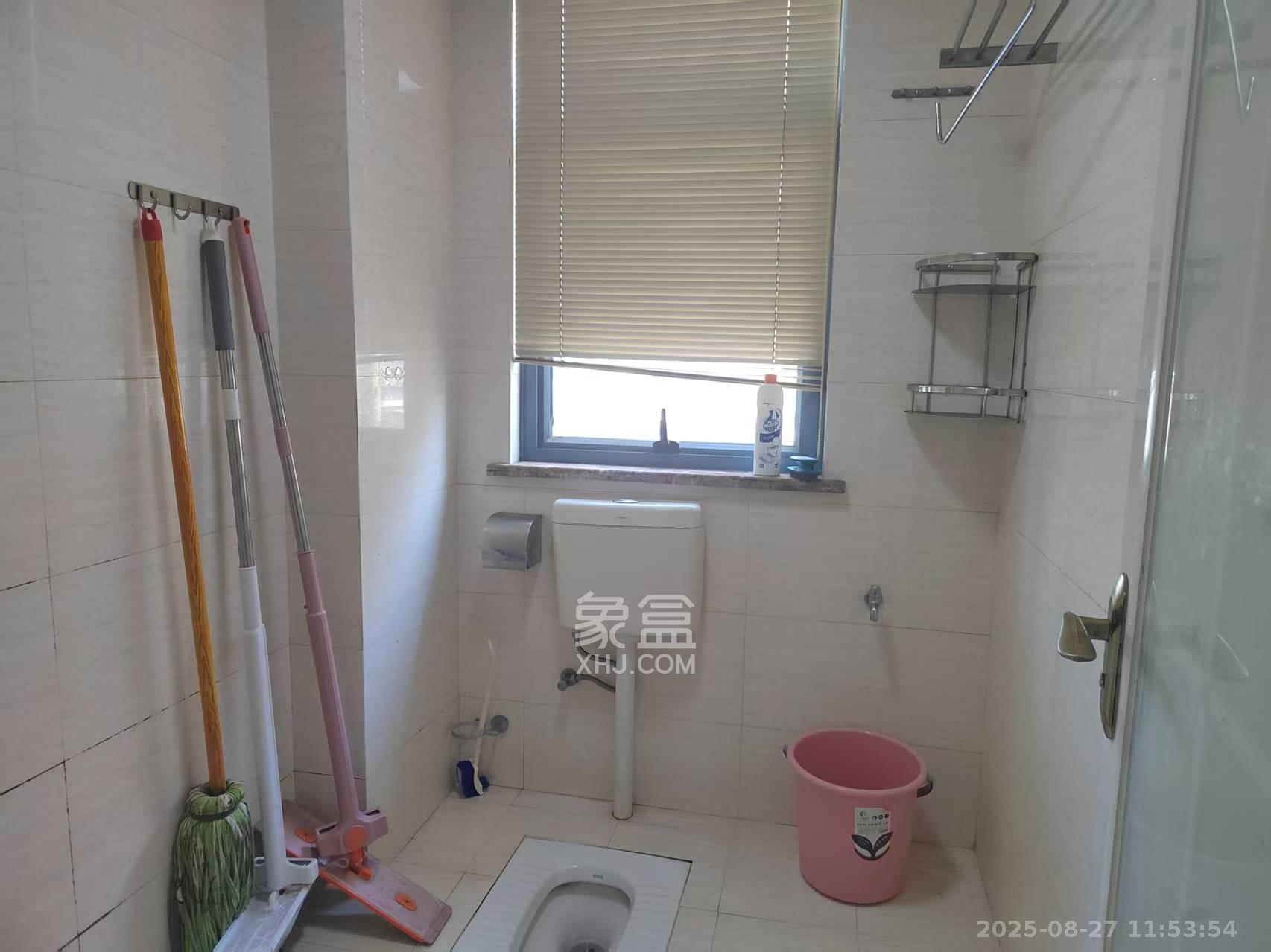 标志浪漫满屋（枫景公寓）  3室2厅2卫    2500.0元/月室内图