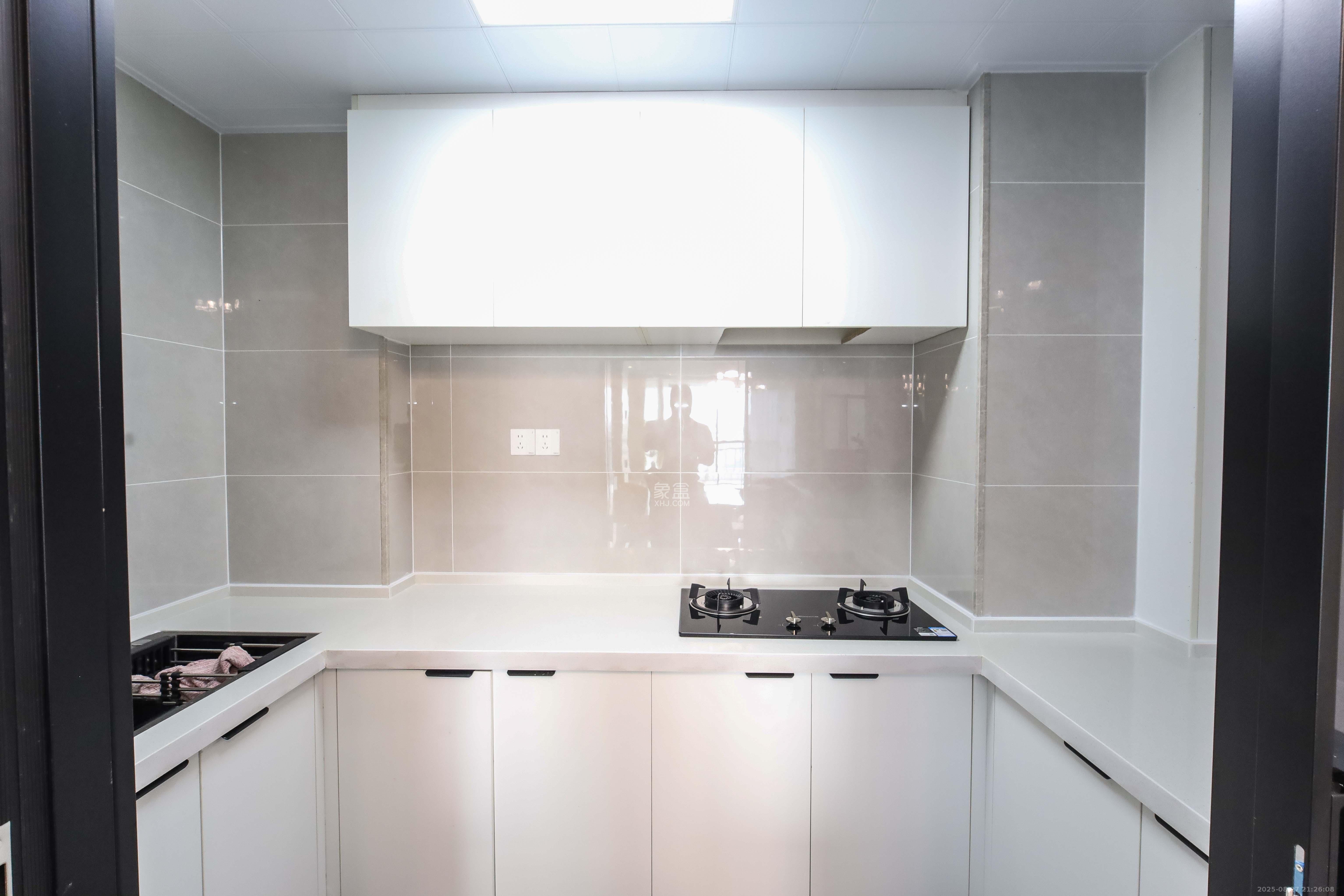 先锋东外滩  3室2厅2卫    99.0万 先锋东外滩  3室2厅2卫    99.0万厨房