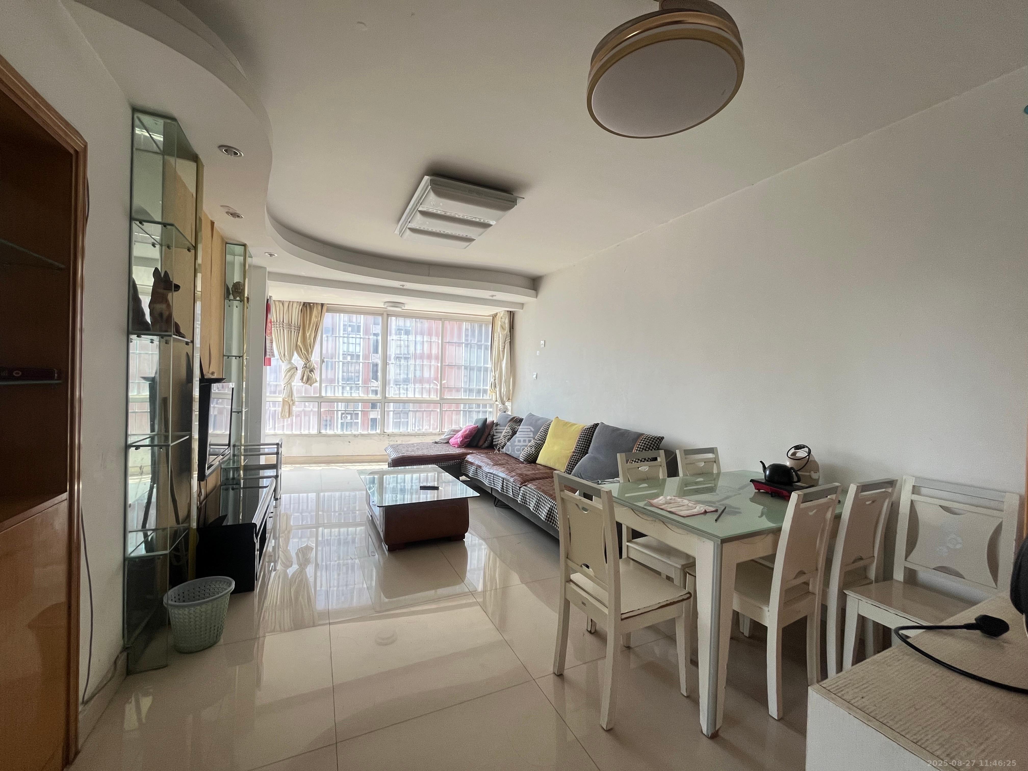 山水华景 3室2厅1卫 2300.0元/月 山水华景 3室2厅1卫 2300.0元/月室内图