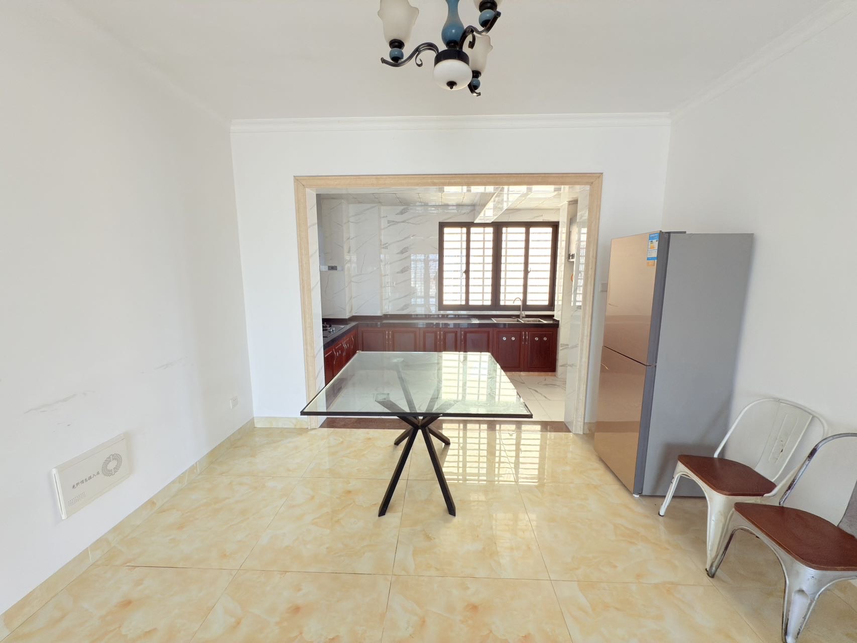 消防总队琼山住宅小区 3室2厅2卫 2800.0元/月 消防总队琼山住宅小区 3室2厅2卫 2800.0元/月室内图