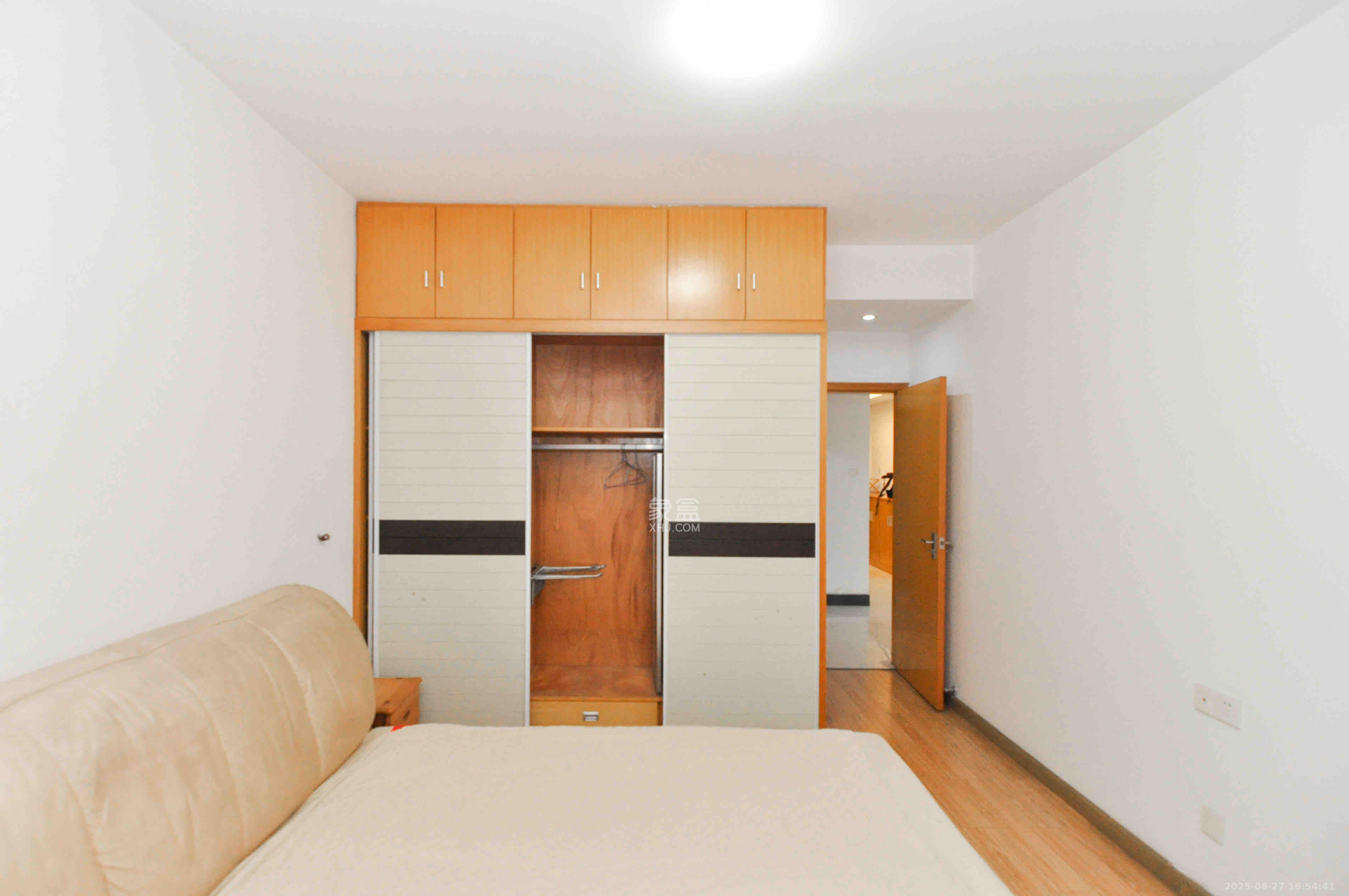 嘉逸名庭  2室2厅1卫    2500.0元/月 嘉逸名庭  2室2厅1卫    2500.0元/月室内图