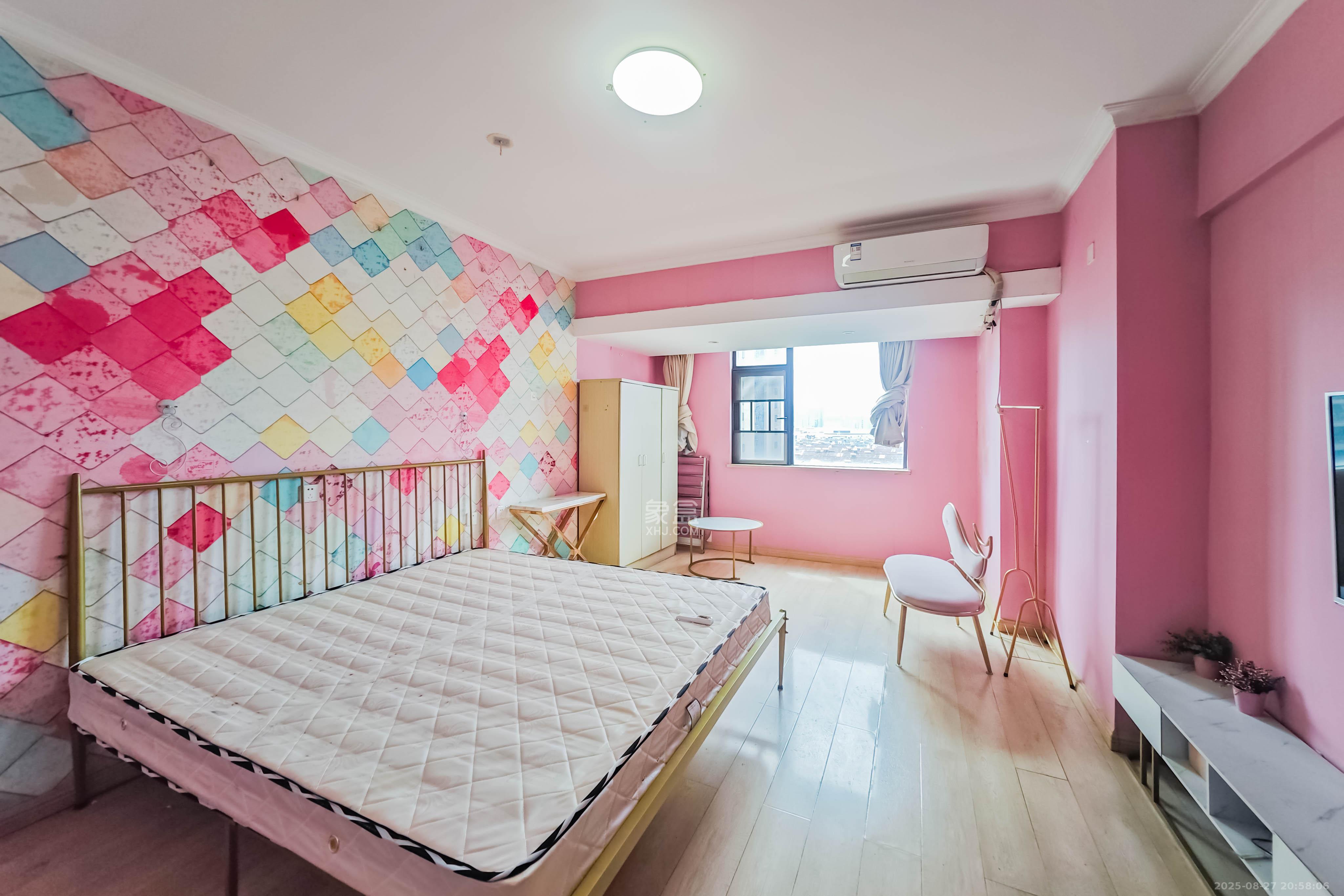 五江天街北区  1室1厅1卫    26.8万 五江天街北区  1室1厅1卫    26.8万客厅