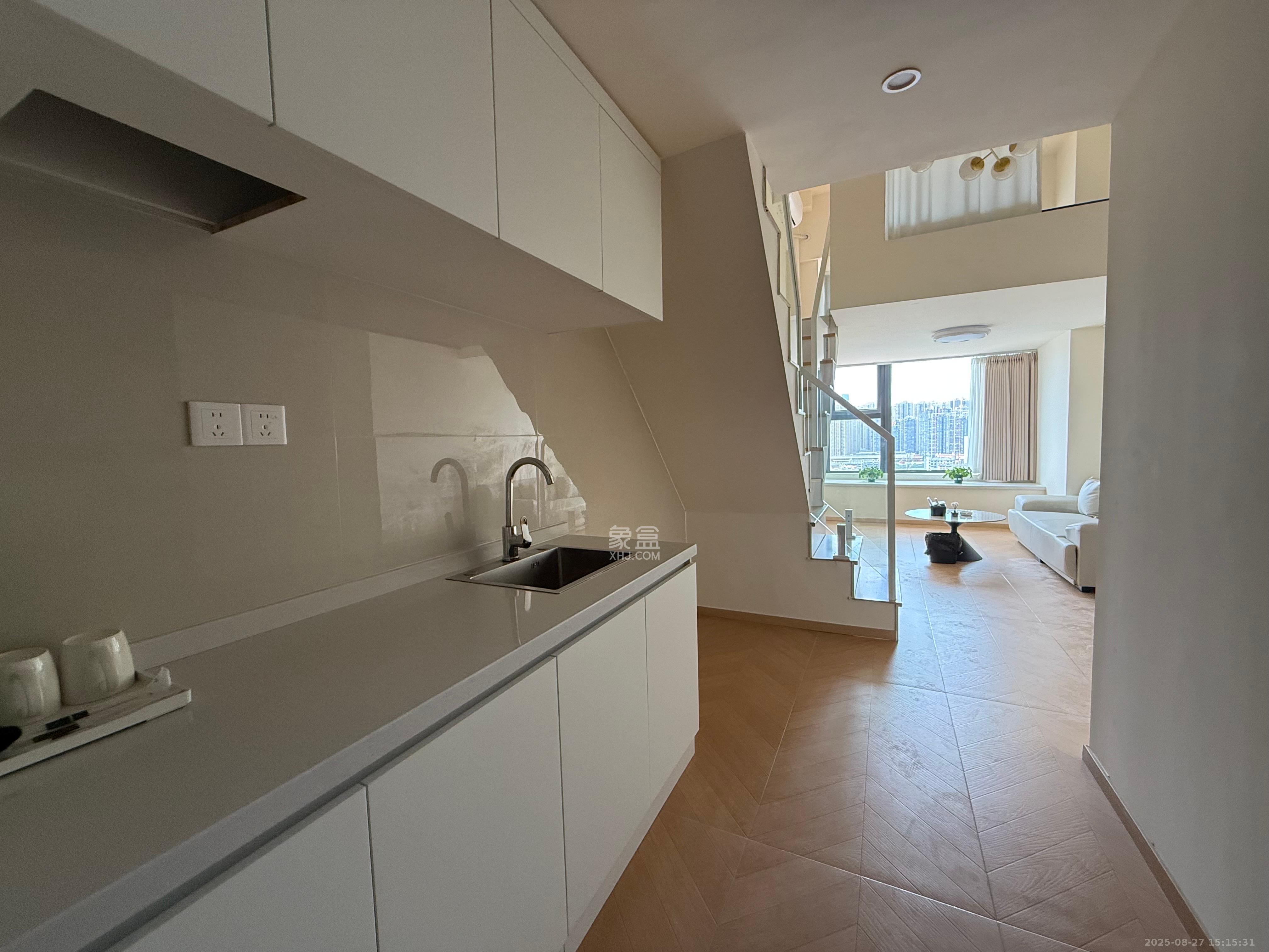 建发养云  1室1厅1卫    2600.0元/月 建发养云  1室1厅1卫    2600.0元/月室内图