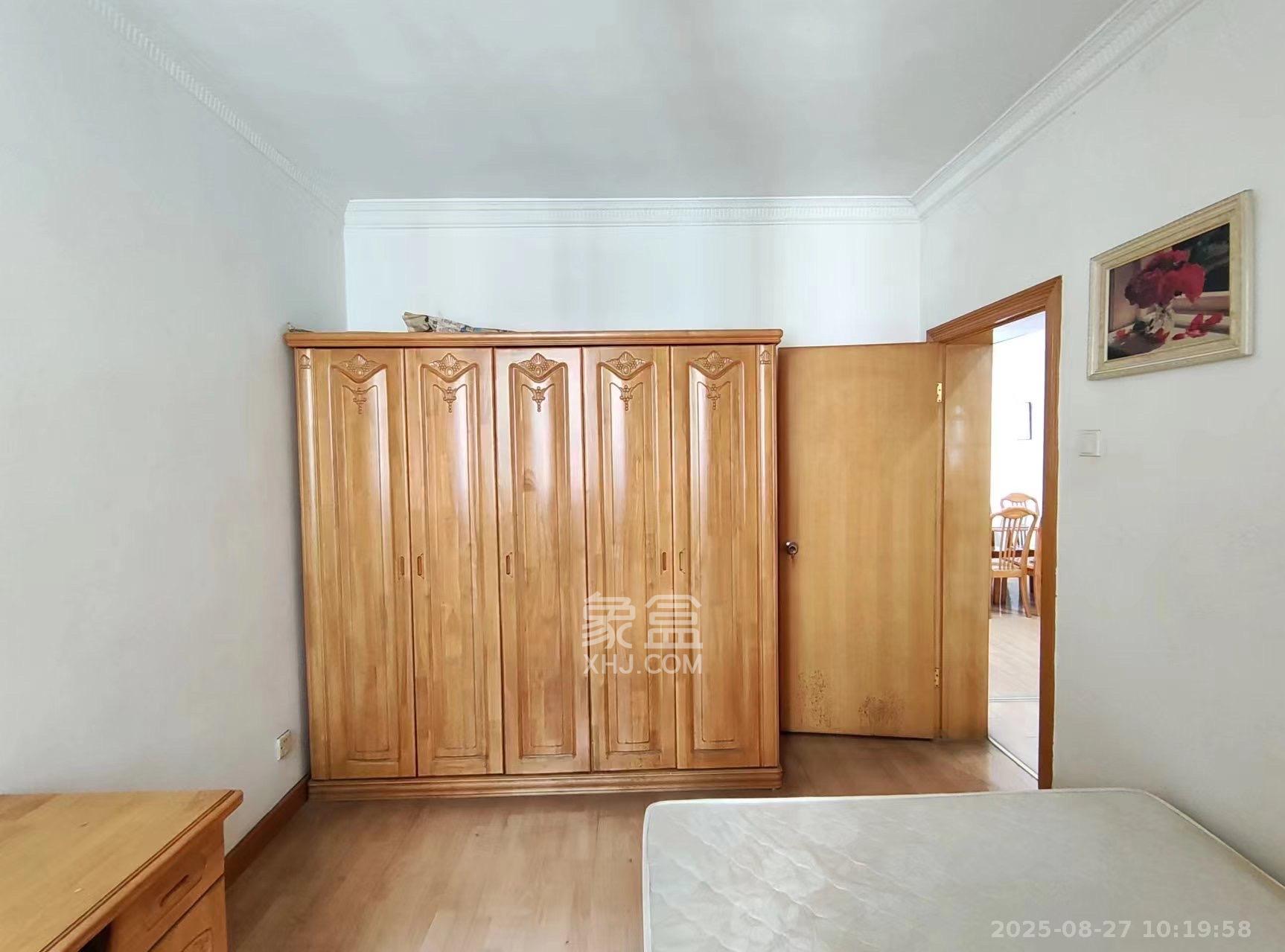 市建委宿舍  3室2厅2卫    2400.0元/月 市建委宿舍  3室2厅2卫    2400.0元/月室内图