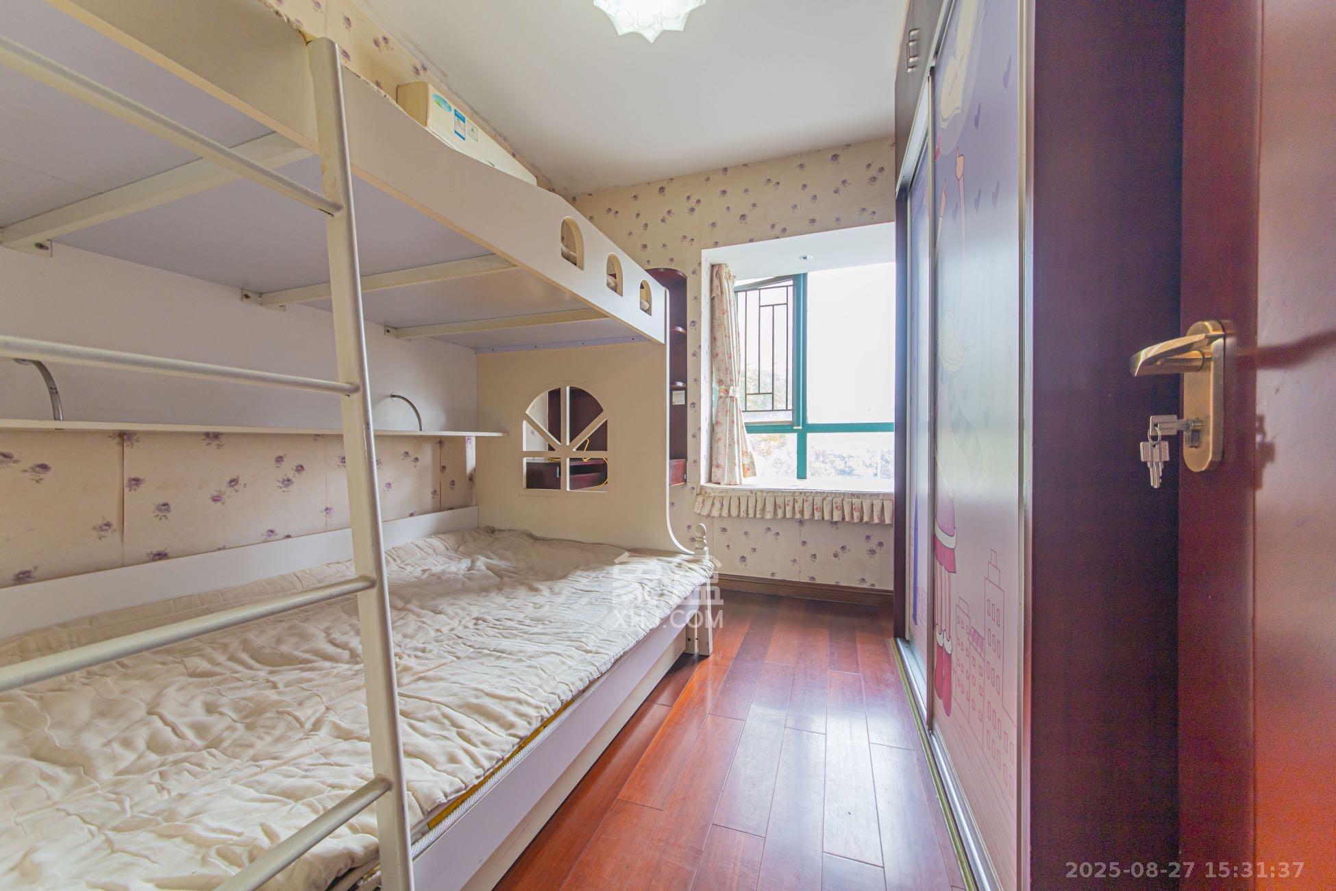 华天苑 3室2厅1卫 2400.0元/月 华天苑 3室2厅1卫 2400.0元/月室内图