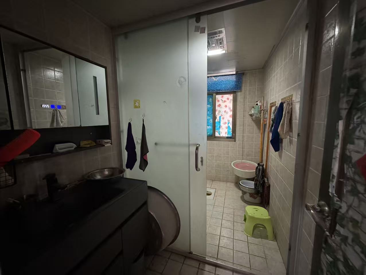 南风苑 4室2厅2卫 100.0万 南风苑 4室2厅2卫 100.0万客厅