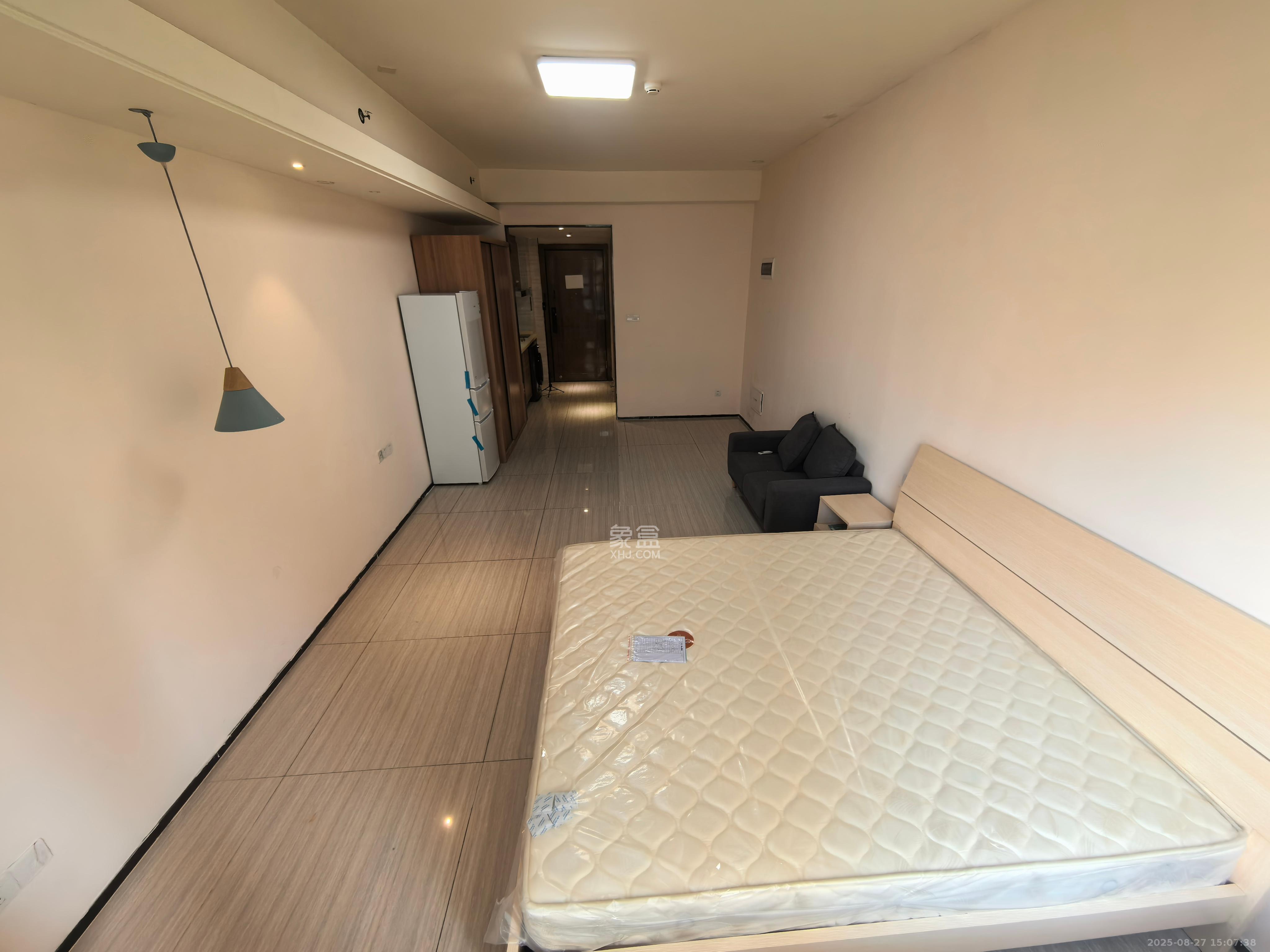 恒大国际广场  1室1厅1卫    1500.0元/月 恒大国际广场  1室1厅1卫    1500.0元/月