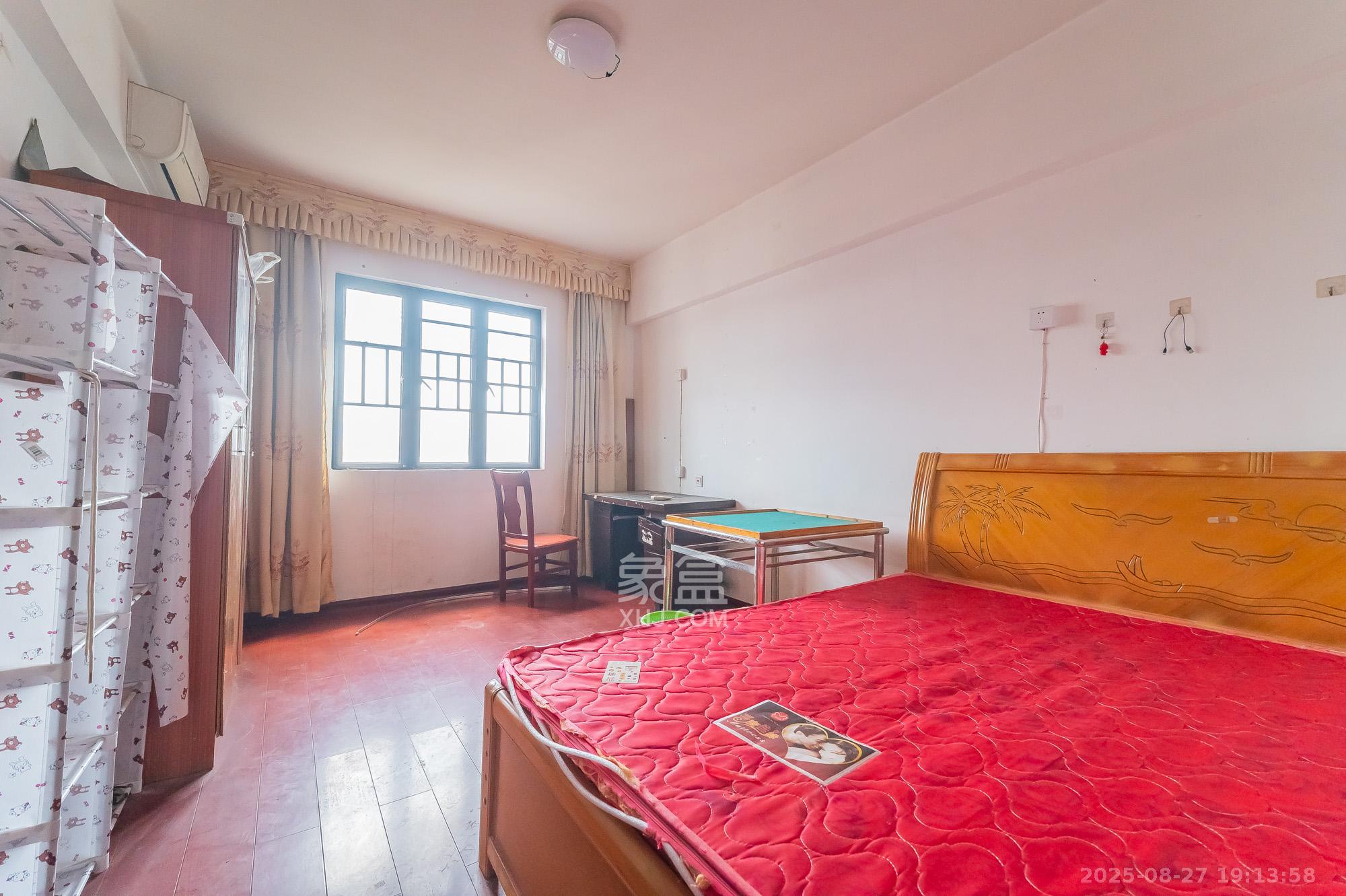 鹏基诺亚山林  3室2厅2卫    91.8万 鹏基诺亚山林  3室2厅2卫    91.8万卧室