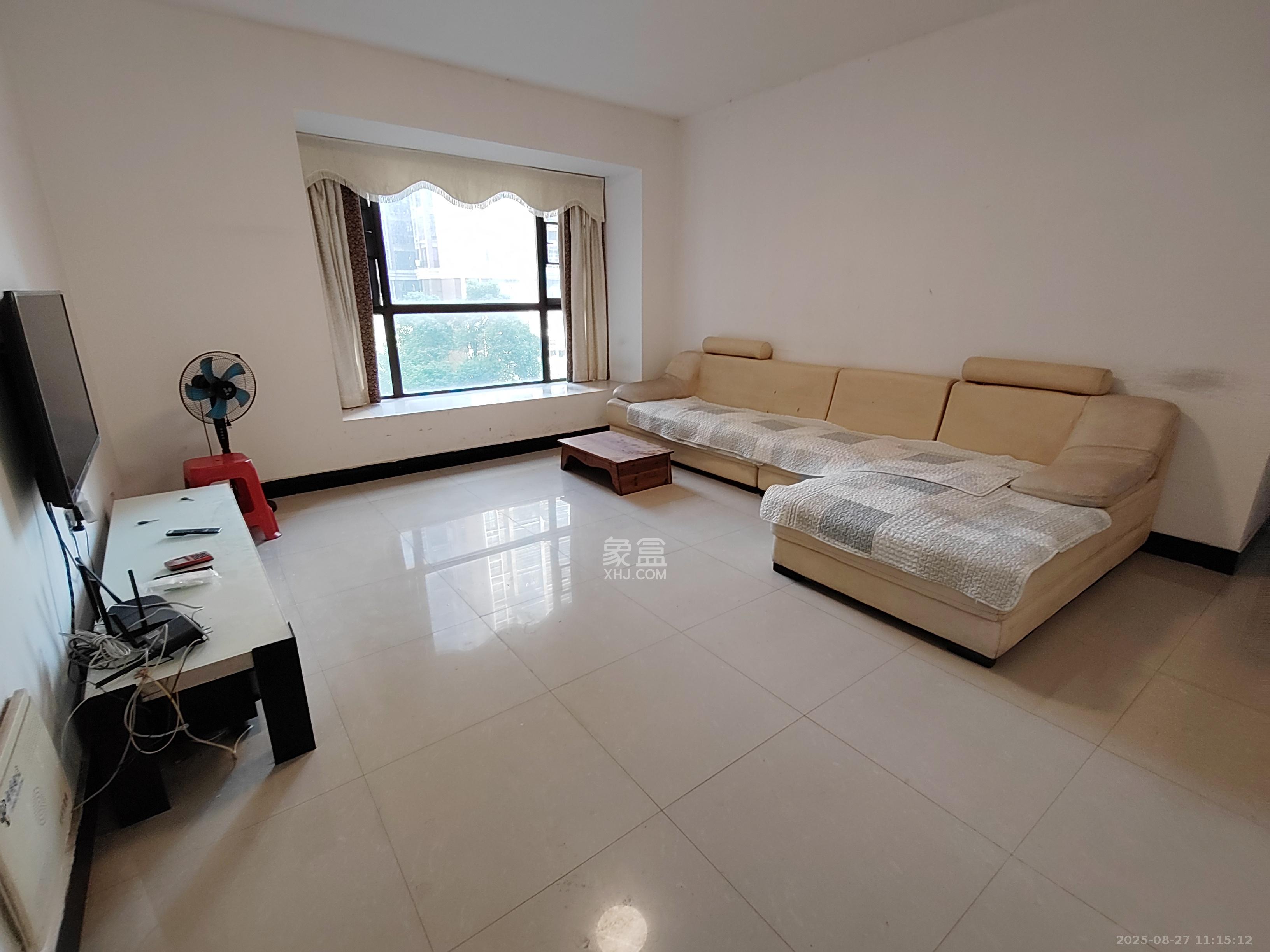 水岸世景  5室2厅2卫    2100.0元/月室内图