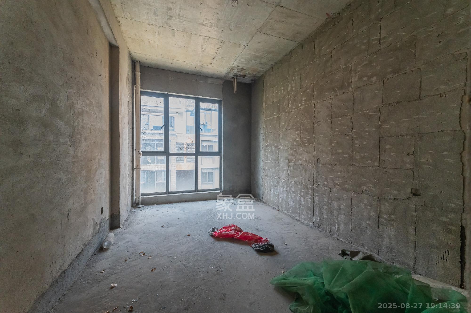 海伦春天  5室2厅2卫    228.0万其他