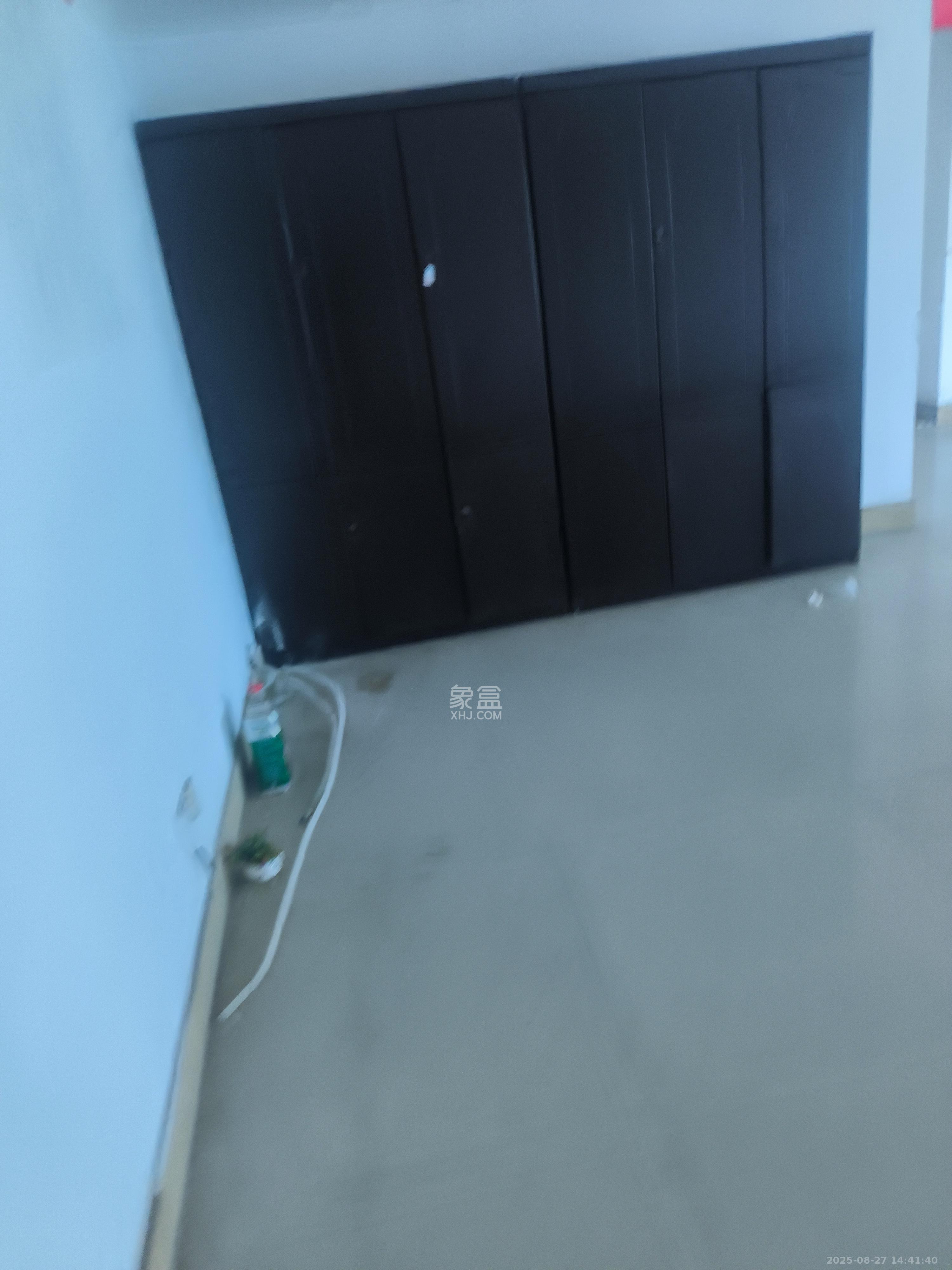 湖南财富中心 3室2厅2卫 4200.0元/月 湖南财富中心 3室2厅2卫 4200.0元/月室内图