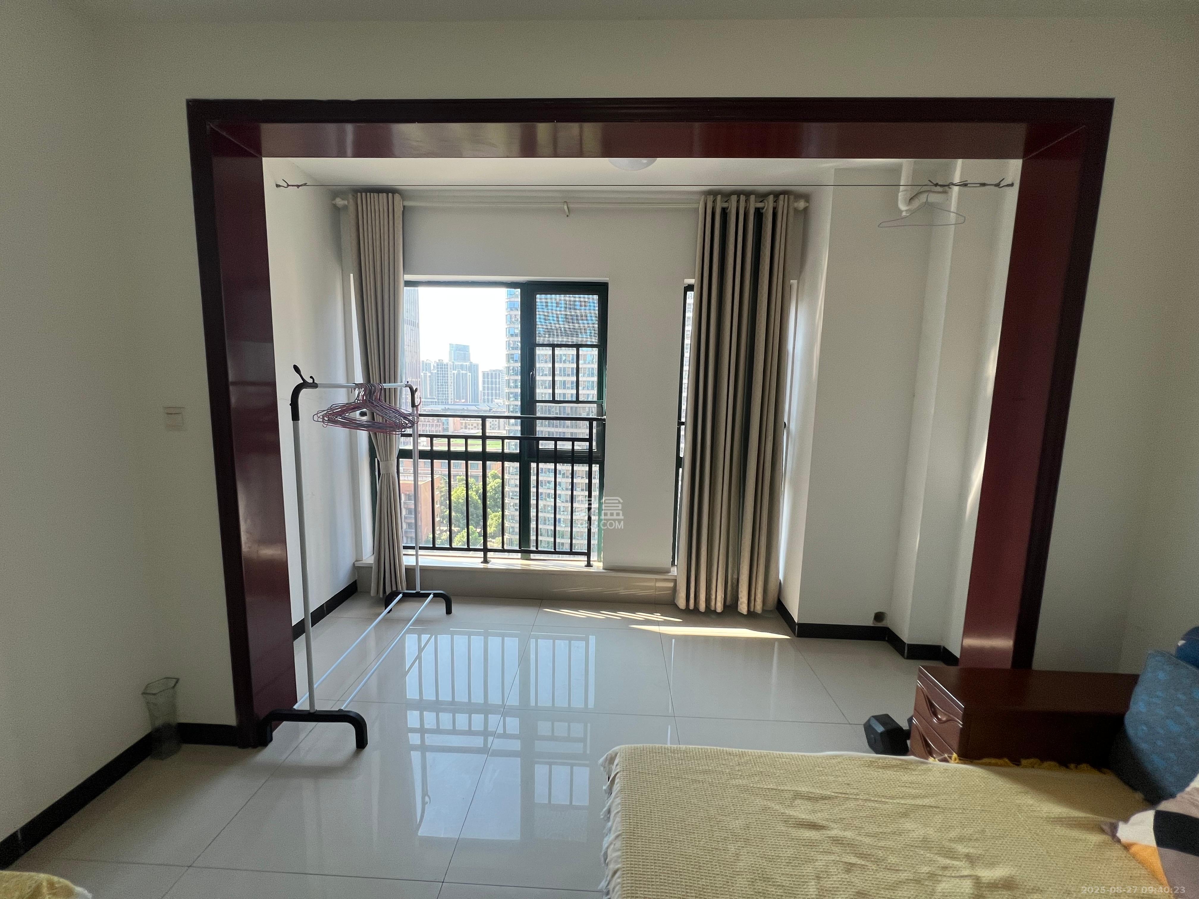 岳北和苑  2室2厅1卫    2500.0元/月 岳北和苑  2室2厅1卫    2500.0元/月室内图1