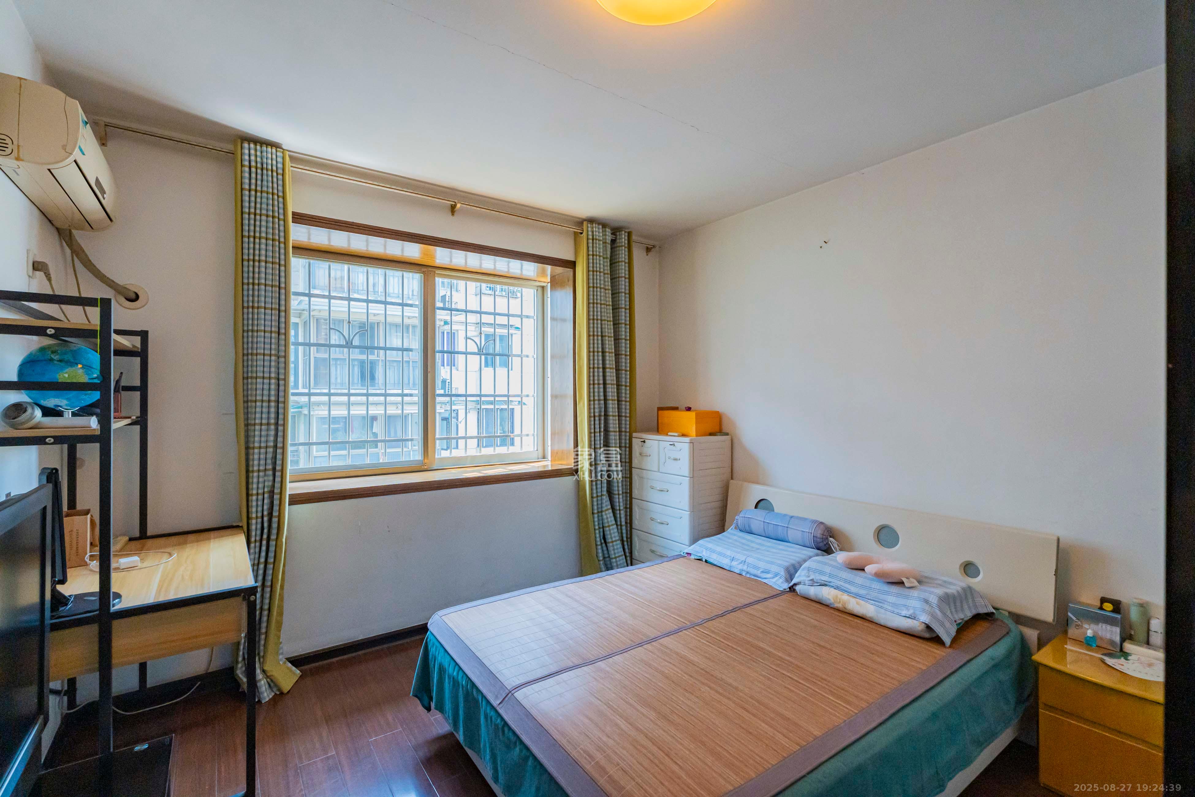 金帆小区 2室2厅1卫 50.0万 金帆小区 2室2厅1卫 50.0万卧室