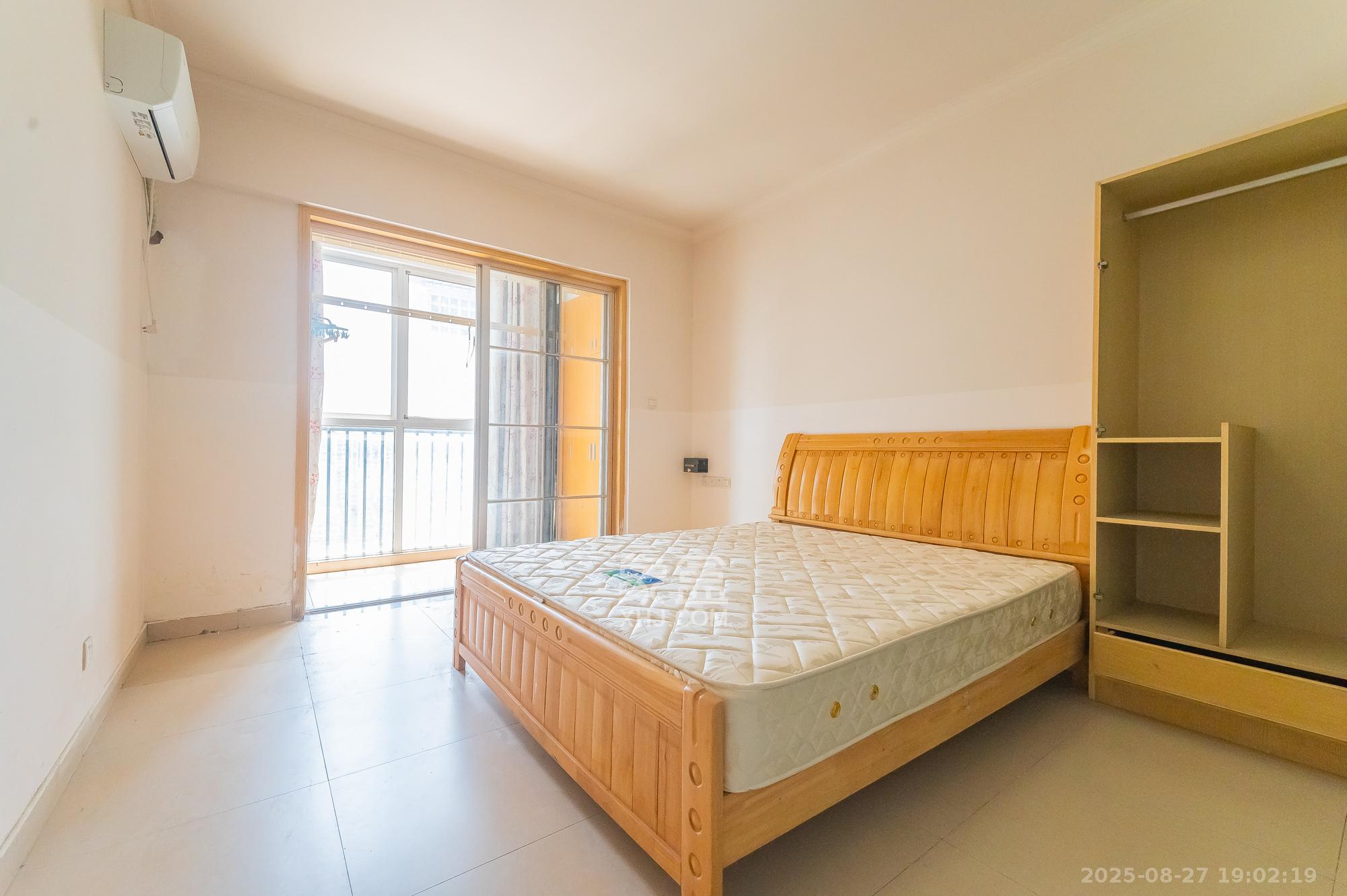 开源鑫景  4室2厅2卫    98.0万 开源鑫景  4室2厅2卫    98.0万卧室