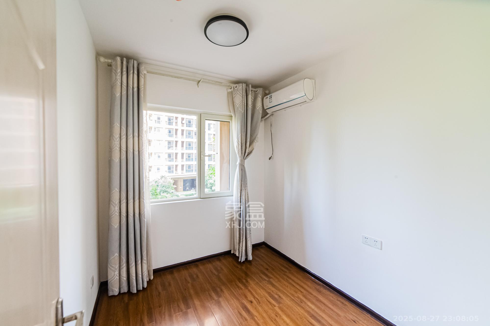 北辰三角洲E4区  4室2厅2卫    158.0万 北辰三角洲E4区  4室2厅2卫    158.0万卧室