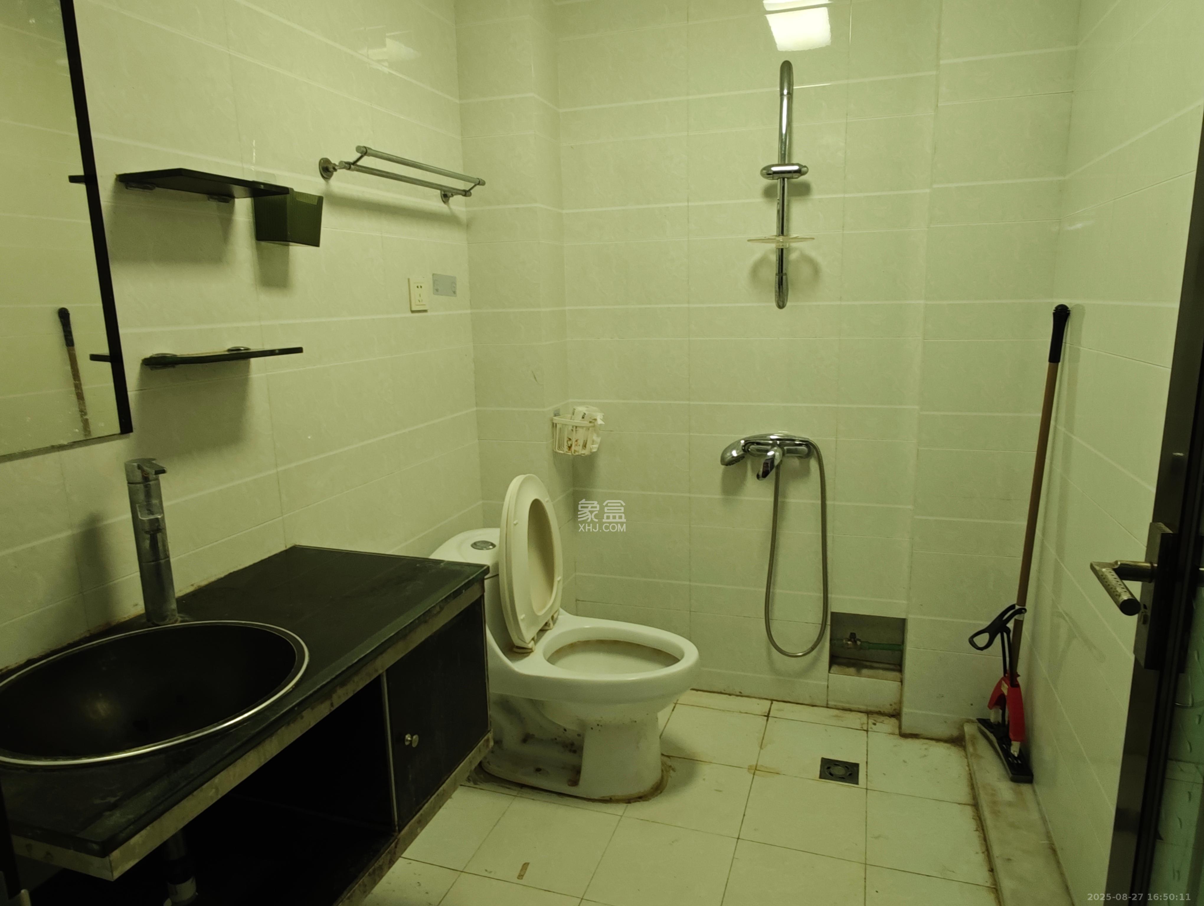 金侨中央花园 3室2厅2卫 1600.0元/月 金侨中央花园 3室2厅2卫 1600.0元/月室内图