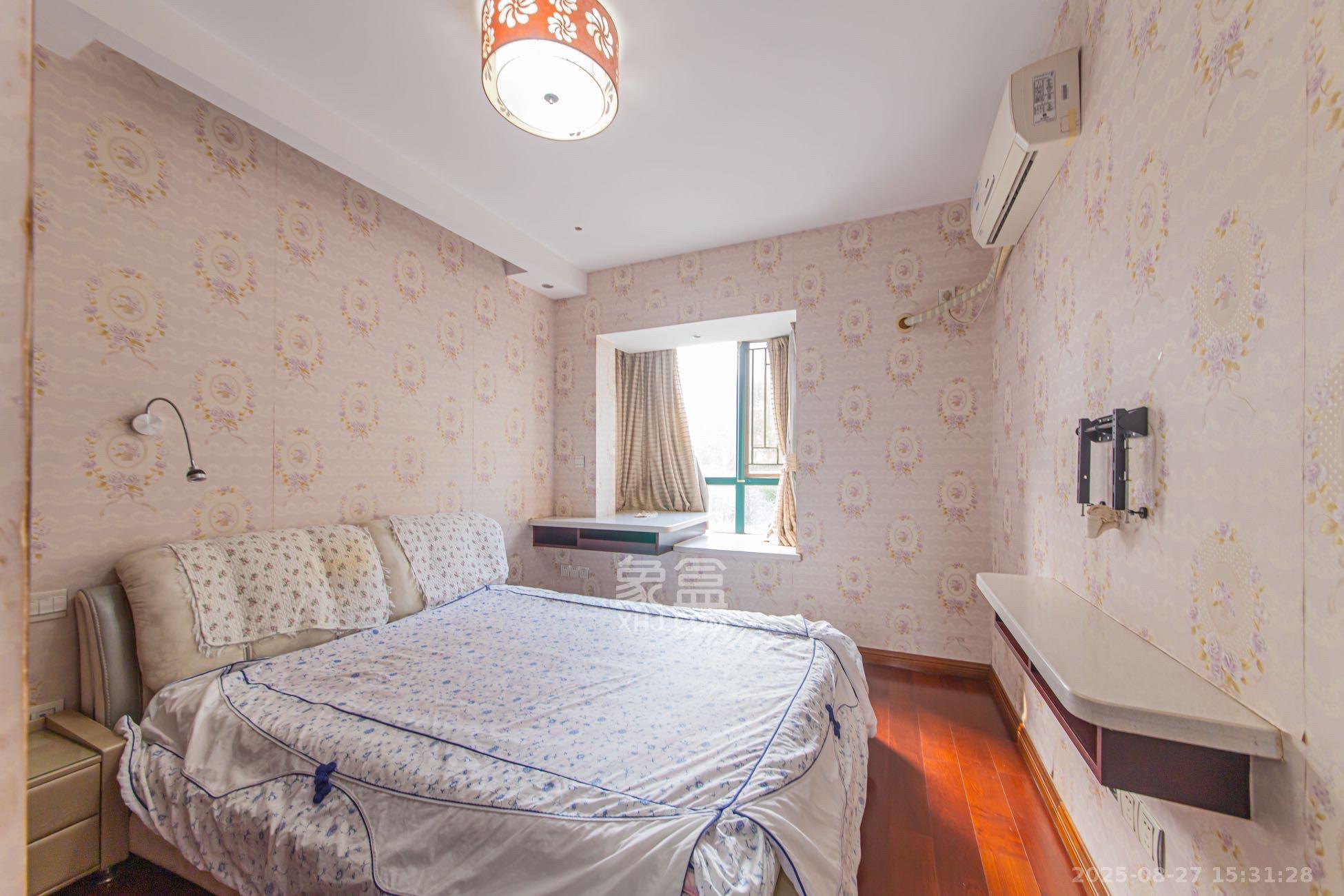 华天苑  3室2厅1卫    2400.0元/月室内图