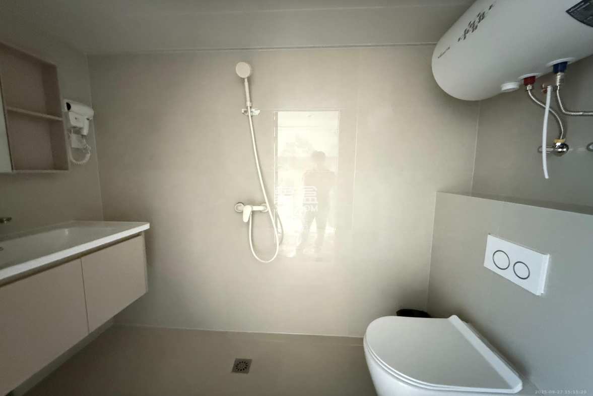 建发养云  1室1厅1卫    2600.0元/月 建发养云  1室1厅1卫    2600.0元/月室内图