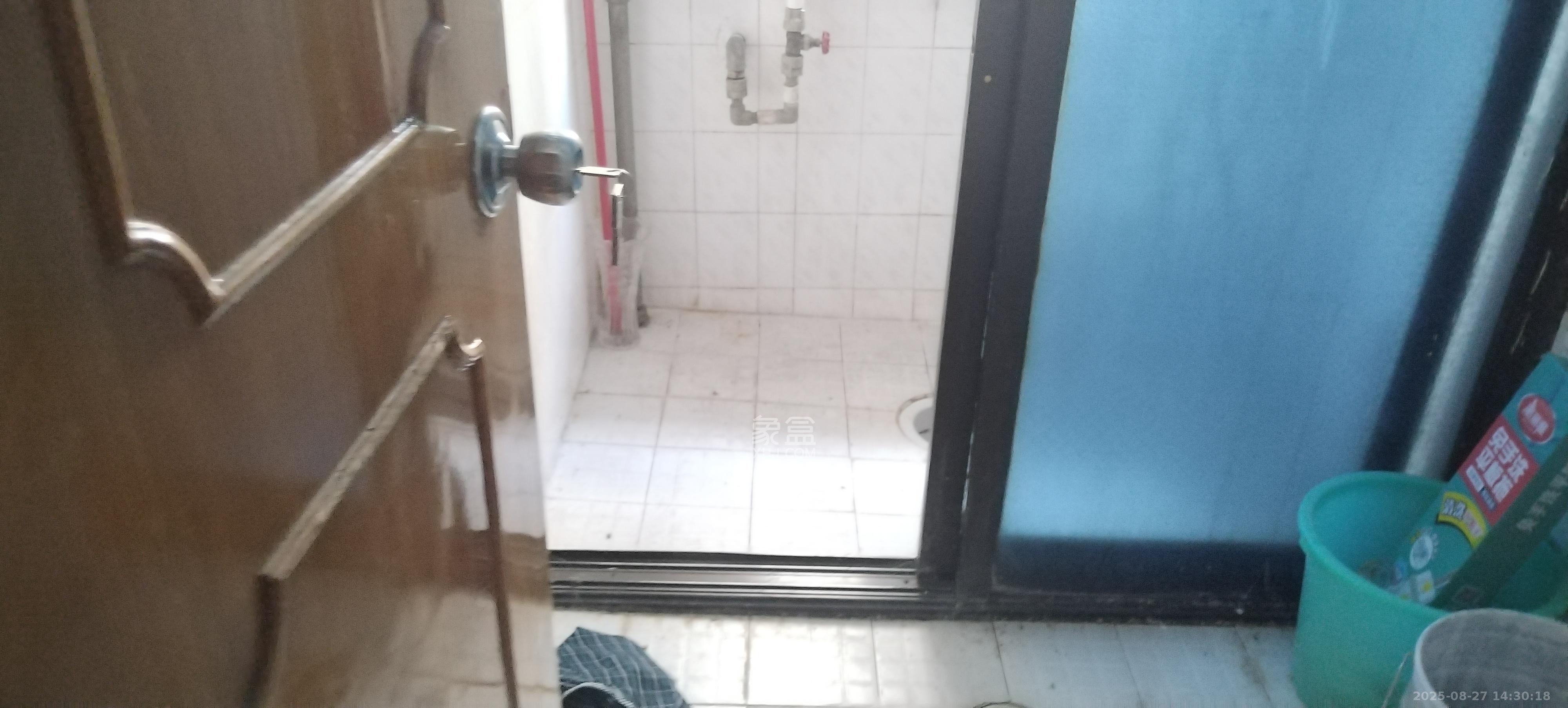 金三角花园 3室2厅2卫 2000.0元/月 金三角花园 3室2厅2卫 2000.0元/月室内图