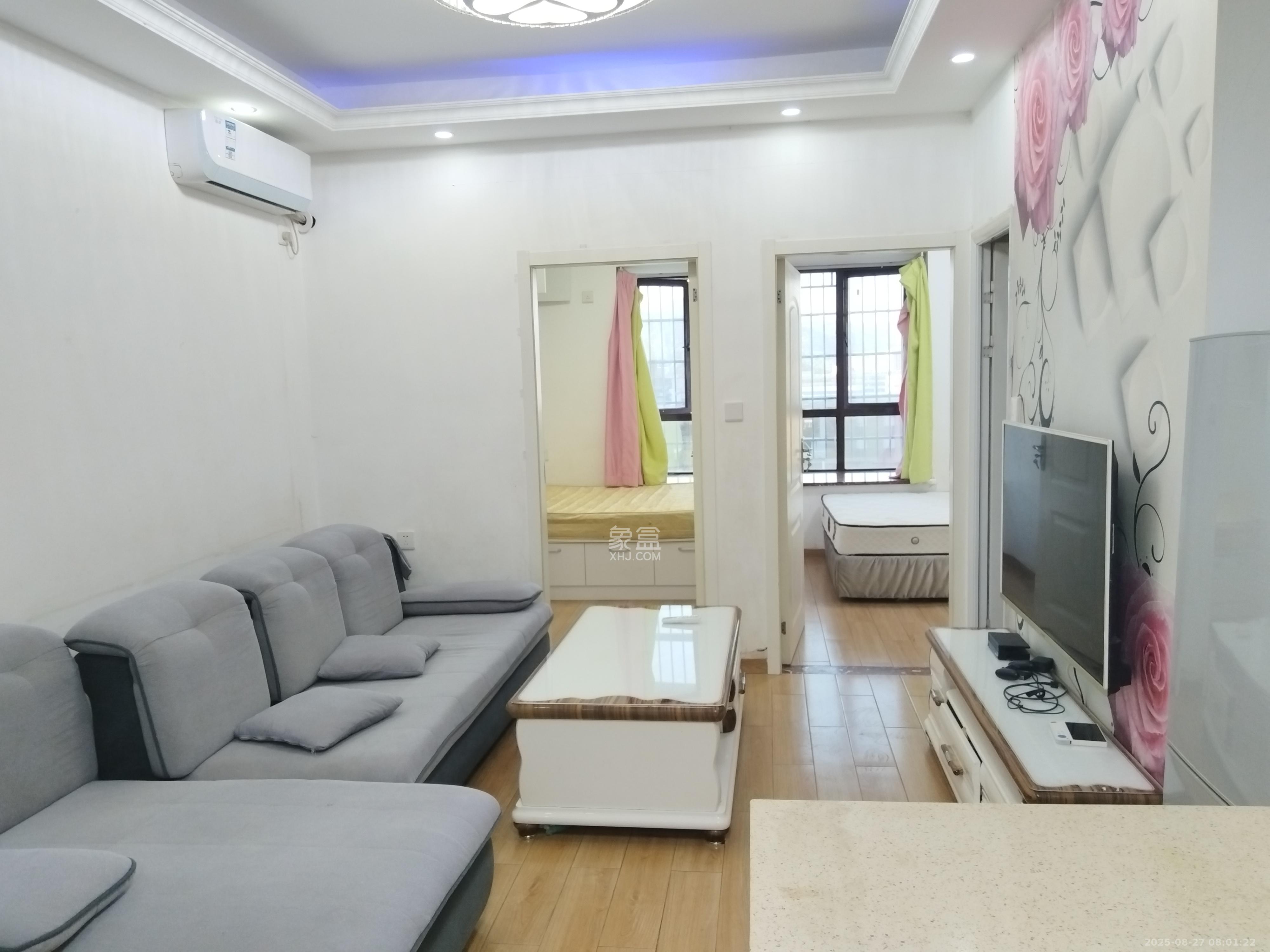 麓山枫情 2室1厅1卫 2000.0元/月 麓山枫情 2室1厅1卫 2000.0元/月室内图