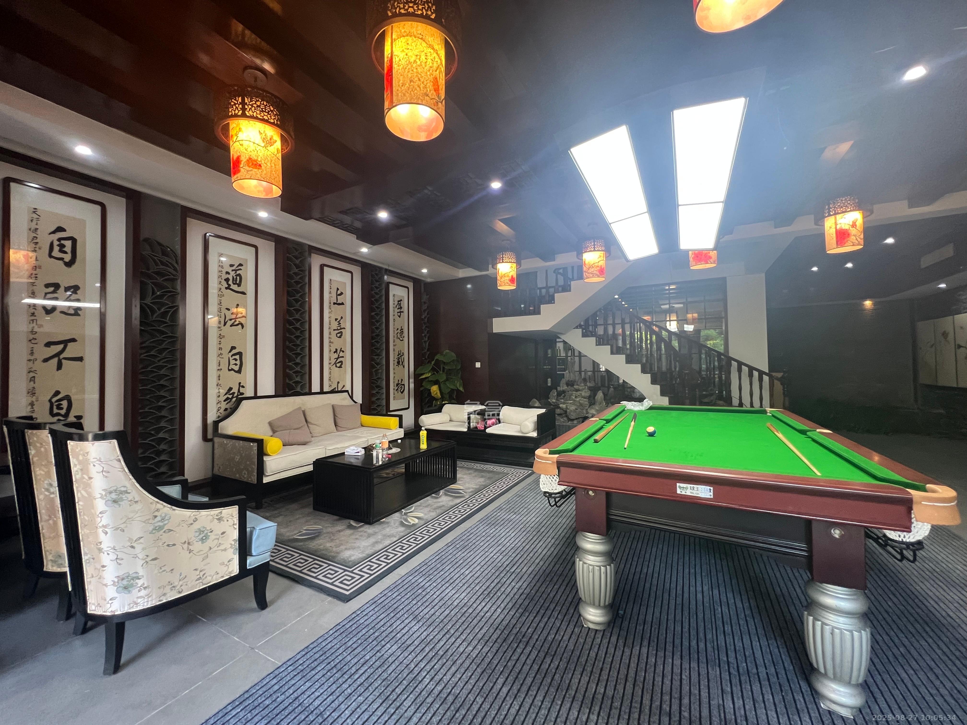 金色比华利 5室2厅2卫 9000.0元/月 金色比华利 5室2厅2卫 9000.0元/月室内图