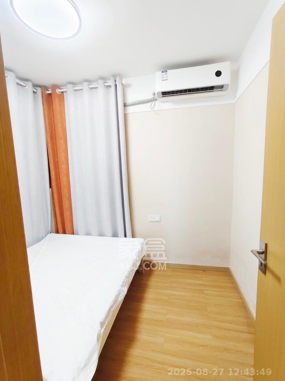 雅居乐依云小镇 2室2厅1卫 45.8万 雅居乐依云小镇 2室2厅1卫 45.8万卧室