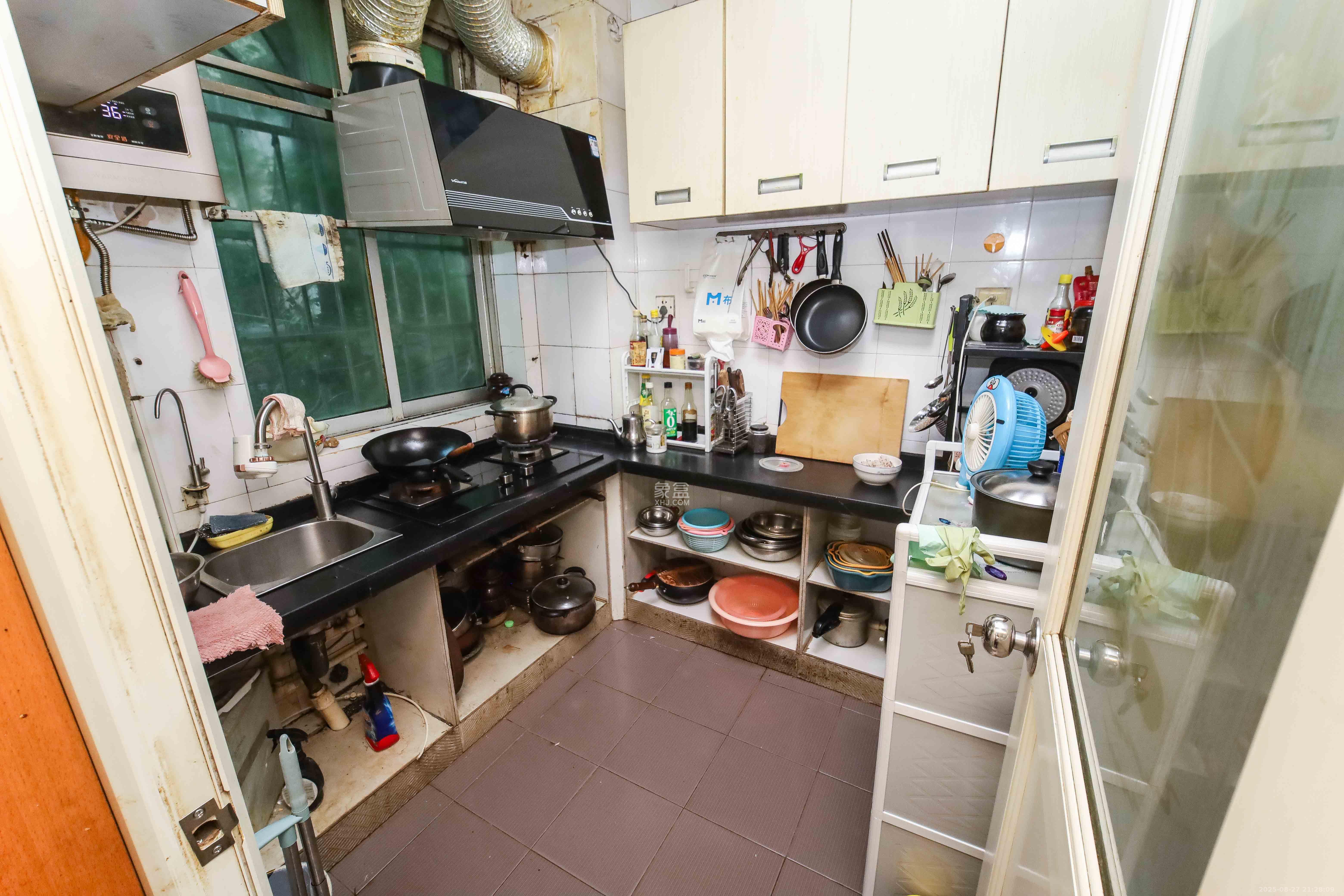 马王堆陶瓷建材新城  3室2厅2卫    68.0万 马王堆陶瓷建材新城  3室2厅2卫    68.0万厨房