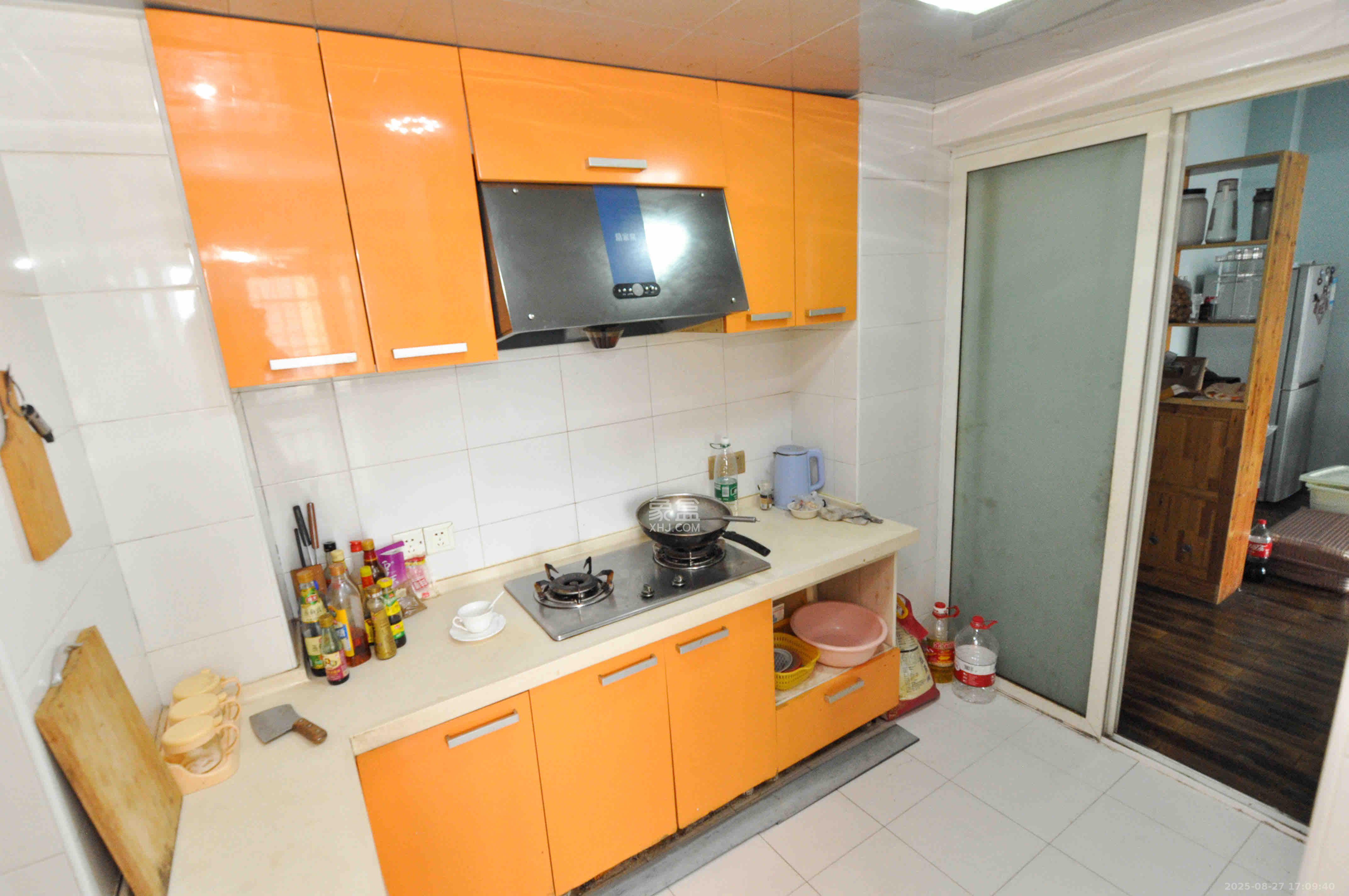 嘉逸名庭  2室2厅1卫    2400.0元/月 嘉逸名庭  2室2厅1卫    2400.0元/月室内图