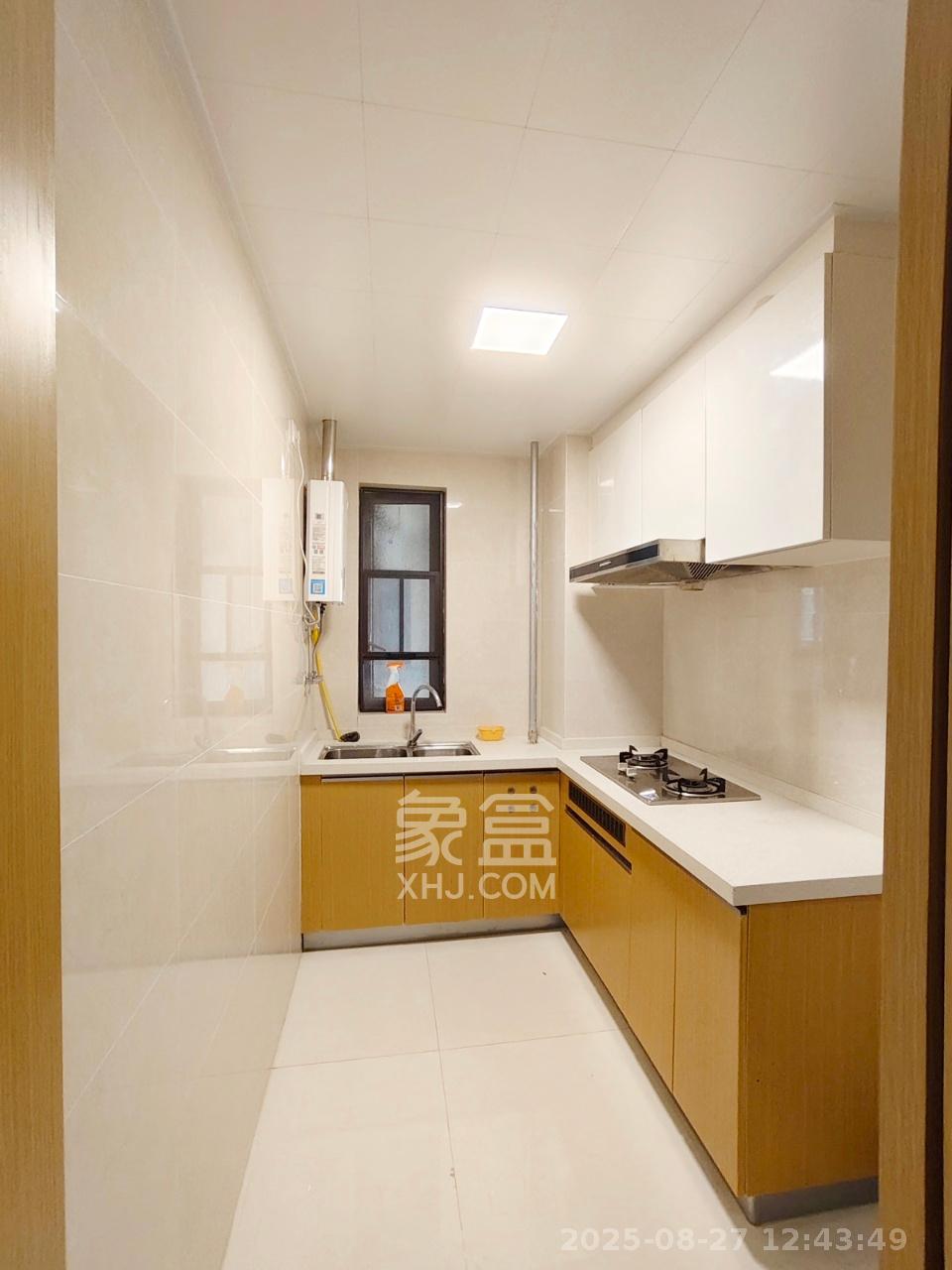 雅居乐依云小镇 2室2厅1卫 45.8万 雅居乐依云小镇 2室2厅1卫 45.8万厨房